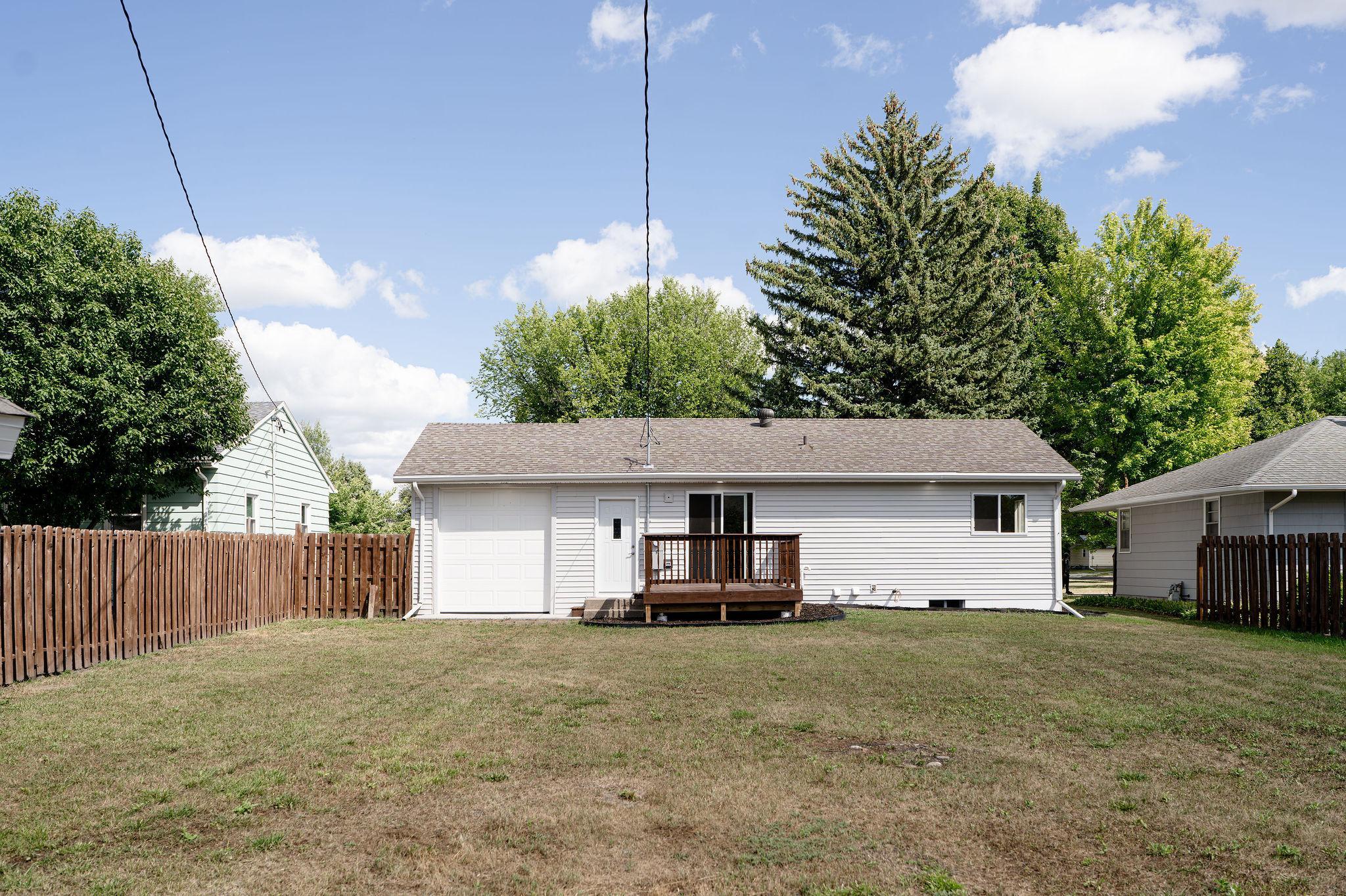 1954 single family home for sale at 705 18th Street N in Moorhead, MN — 3 bed, 2 bath (photo 40 of 45)