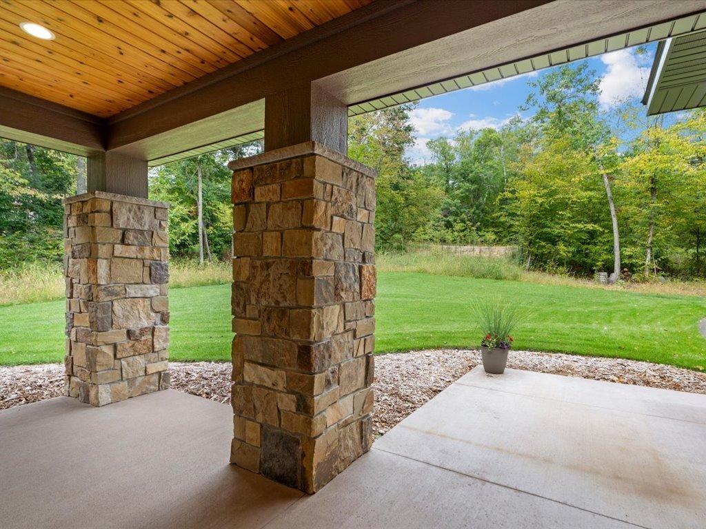 2026 single family home for sale at 29661 Percheron Drive in Breezy Point, MN — 3 bed, 2 bath (photo 3 of 39)