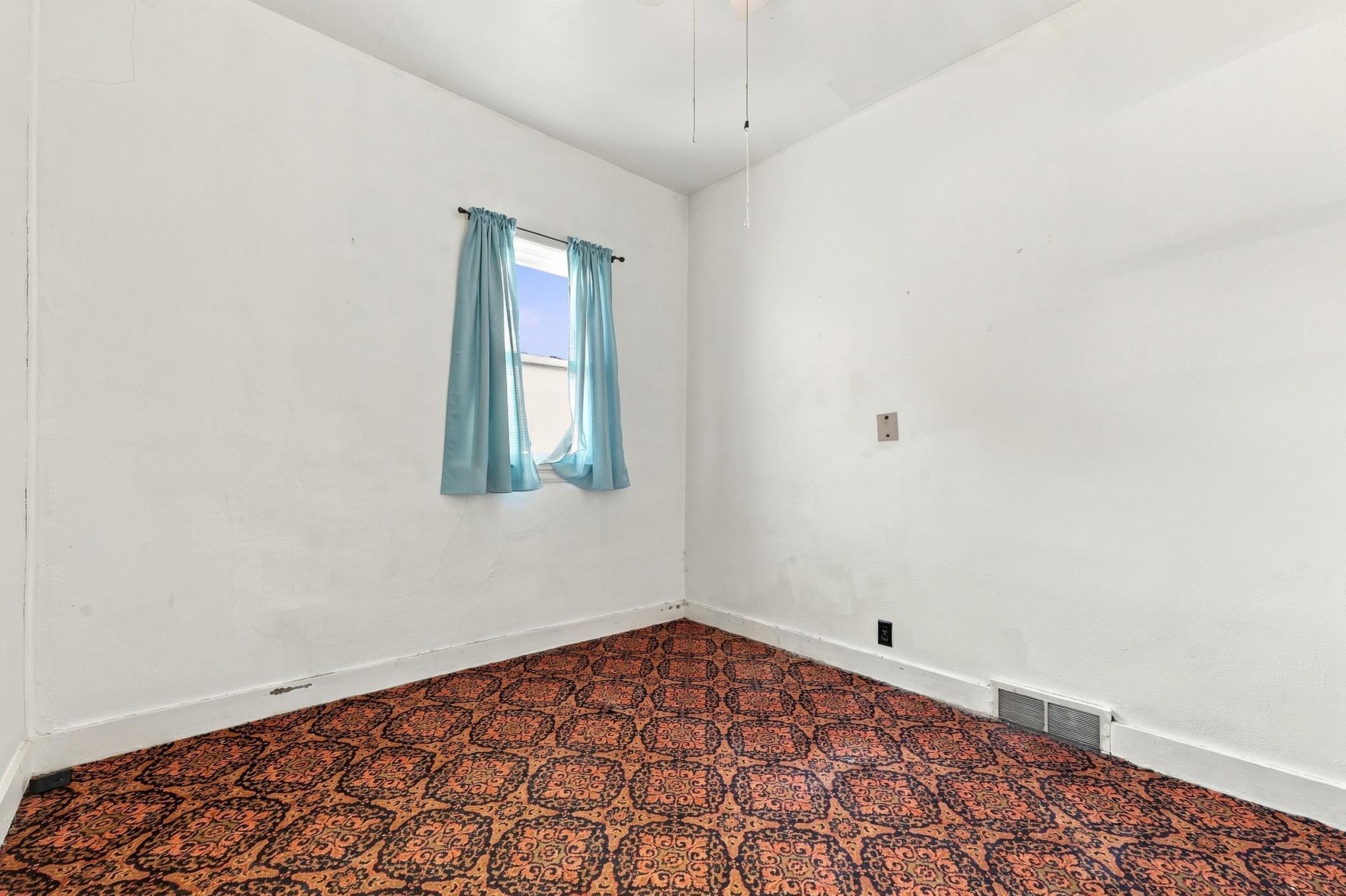 1940 single family home for sale at 212 10th Street N in Breckenridge, MN — 2 bed, 1 bath (photo 13 of 30)