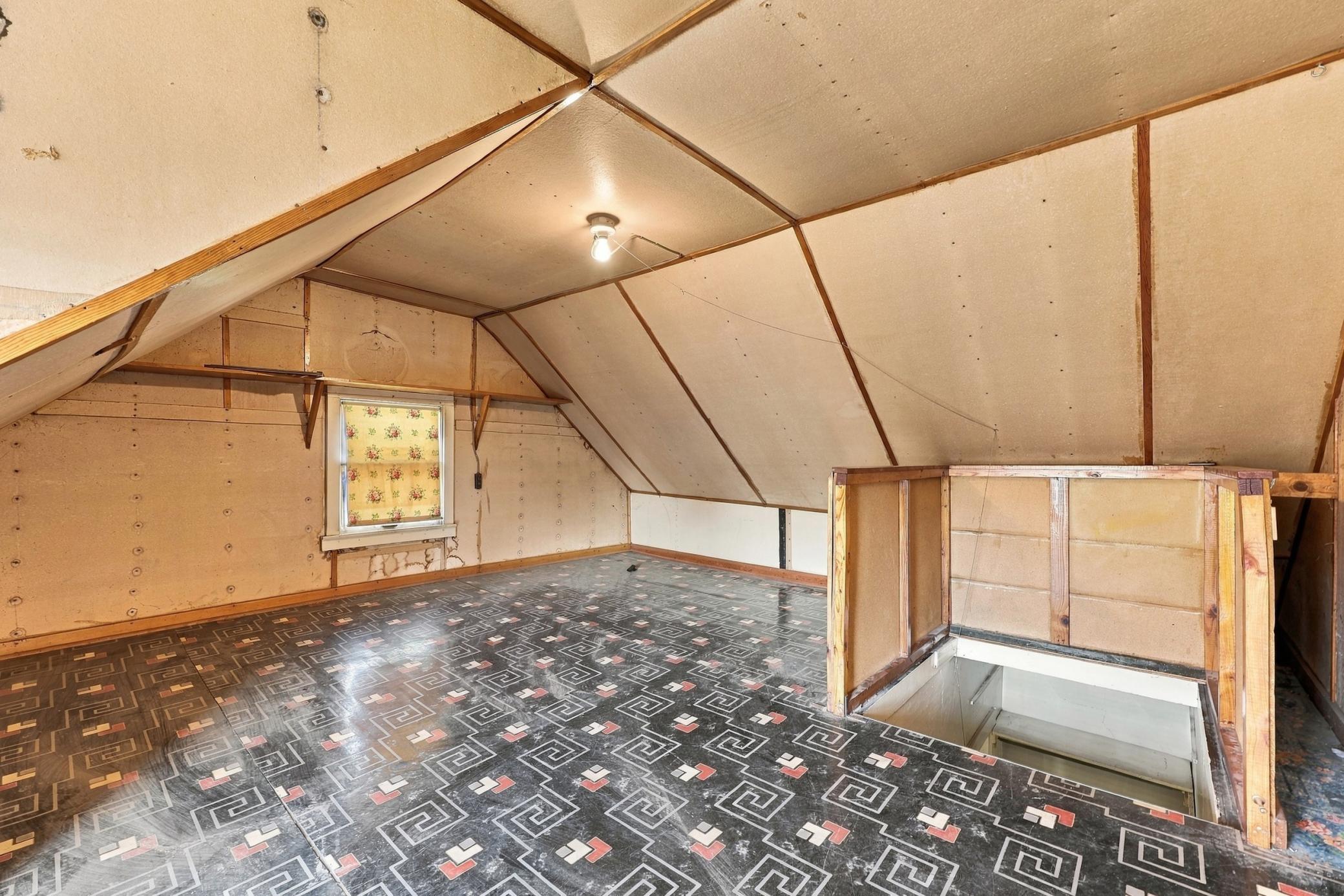 1940 single family home for sale at 212 10th Street N in Breckenridge, MN — 2 bed, 1 bath (photo 15 of 30)