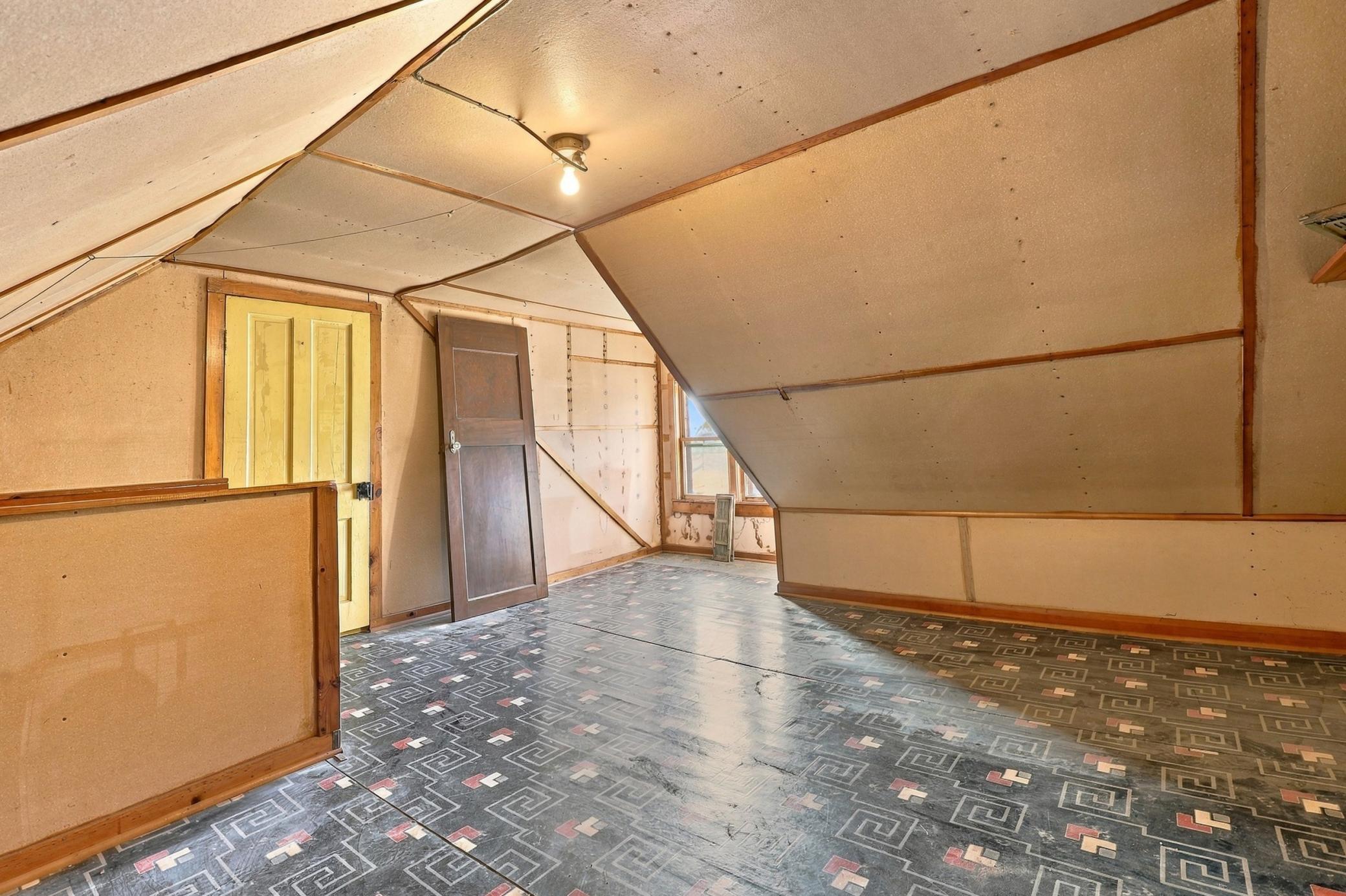 1940 single family home for sale at 212 10th Street N in Breckenridge, MN — 2 bed, 1 bath (photo 16 of 30)