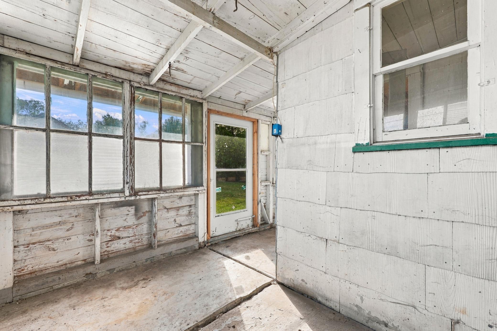 1940 single family home for sale at 212 10th Street N in Breckenridge, MN — 2 bed, 1 bath (photo 21 of 30)