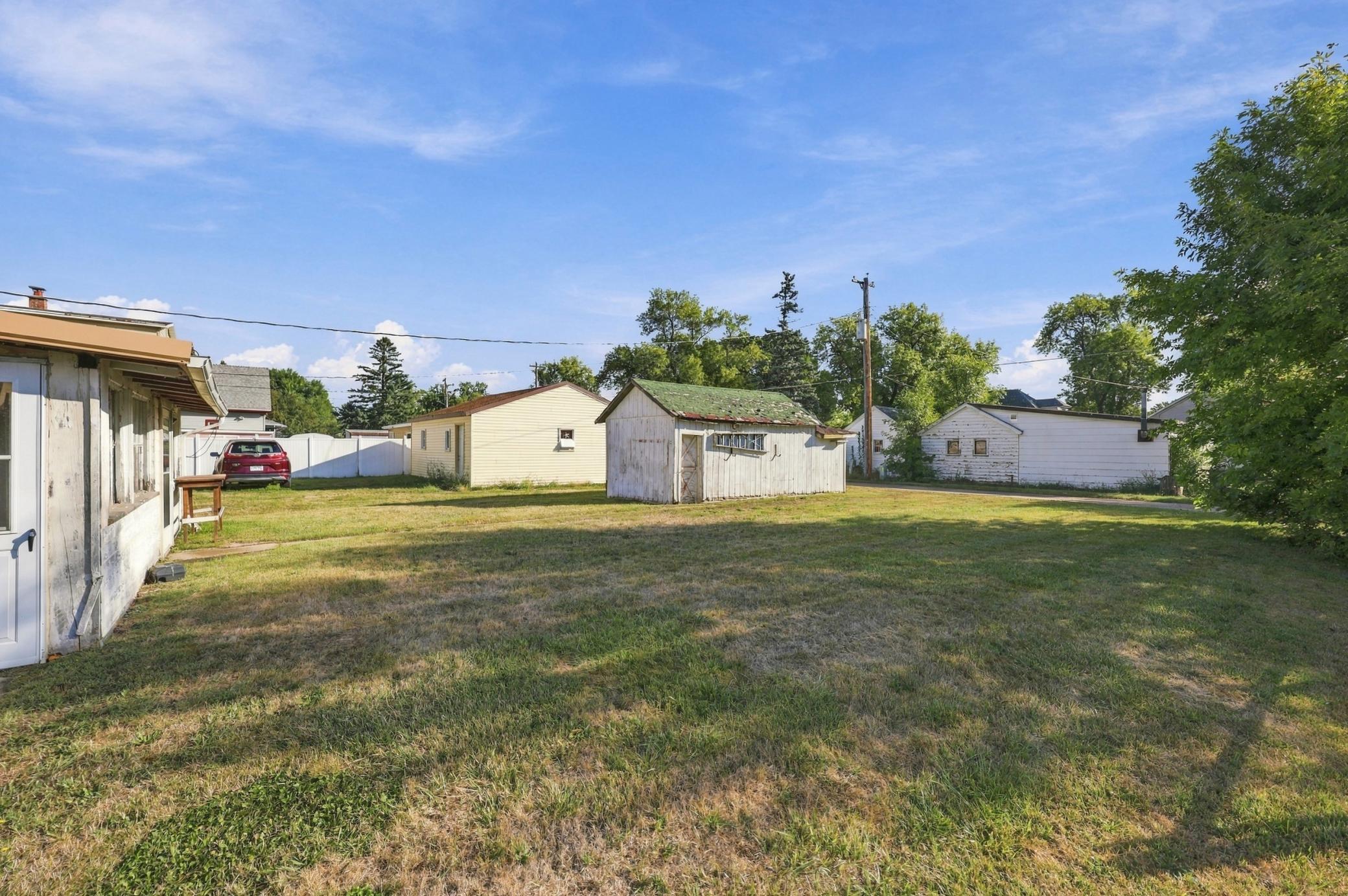 1940 single family home for sale at 212 10th Street N in Breckenridge, MN — 2 bed, 1 bath (photo 25 of 30)