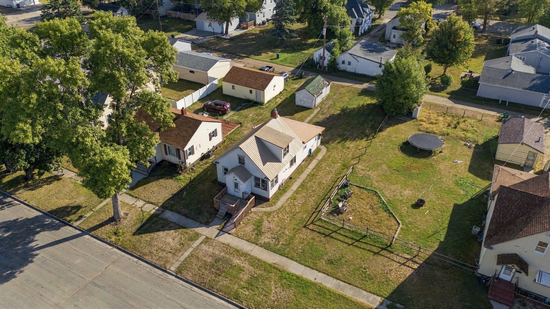 1940 single family home for sale at 212 10th Street N in Breckenridge, MN — 2 bed, 1 bath (photo 27 of 30)