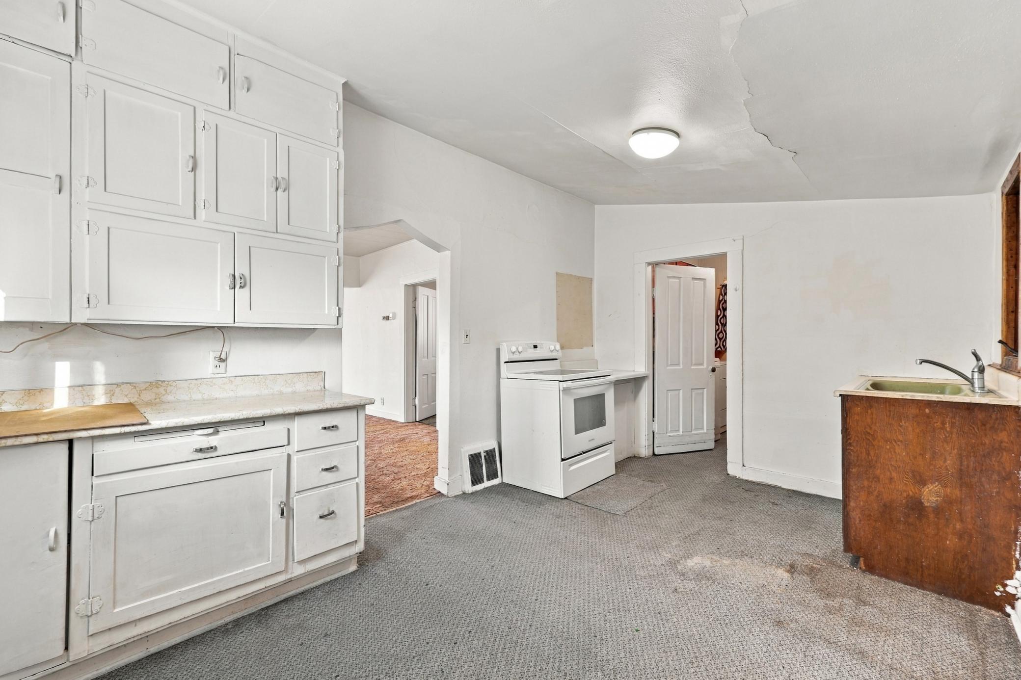 1940 single family home for sale at 212 10th Street N in Breckenridge, MN — 2 bed, 1 bath (photo 7 of 30)