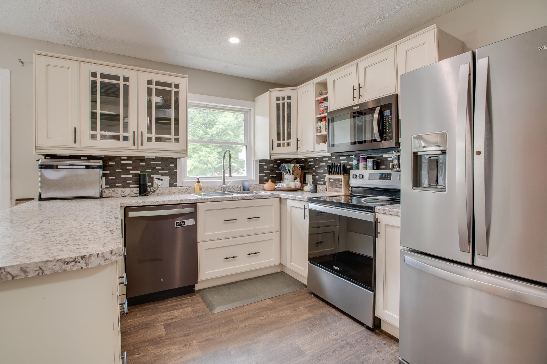 1950 single family home for sale at 1100 13th Street S in Moorhead, MN — 3 bed, 2 bath (photo 13 of 57)