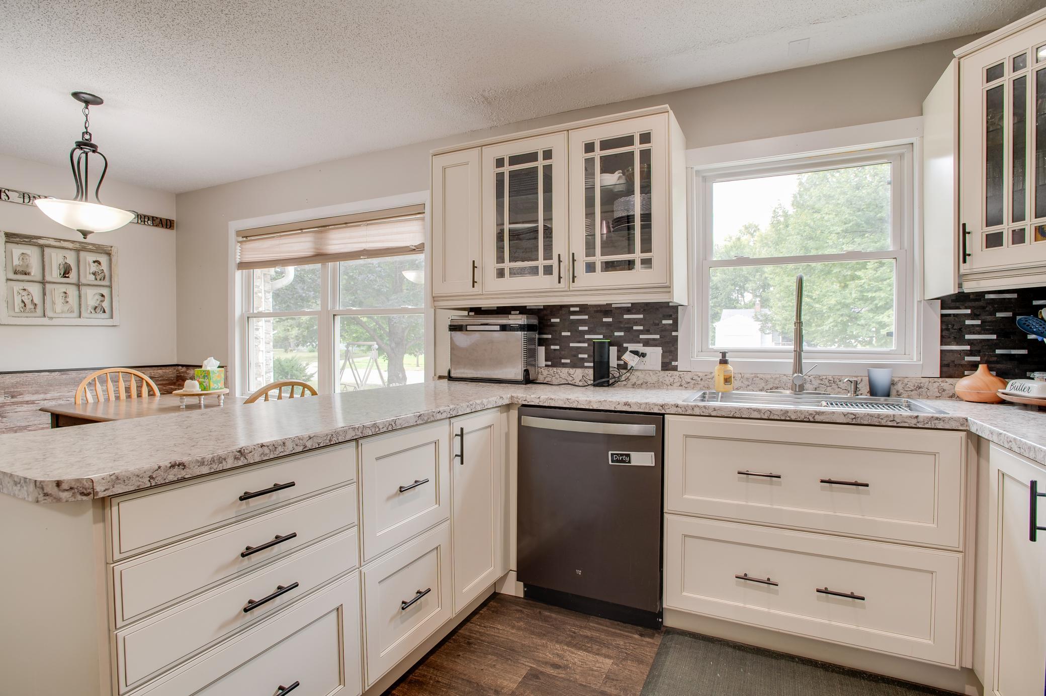 1950 single family home for sale at 1100 13th Street S in Moorhead, MN — 3 bed, 2 bath (photo 14 of 57)