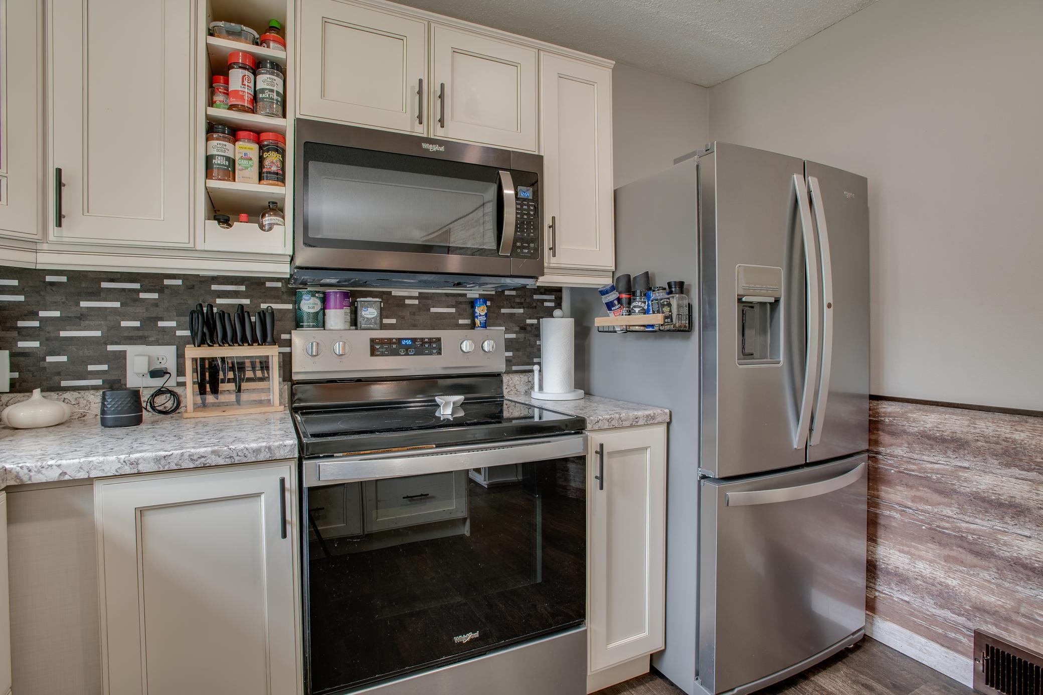 1950 single family home for sale at 1100 13th Street S in Moorhead, MN — 3 bed, 2 bath (photo 15 of 57)