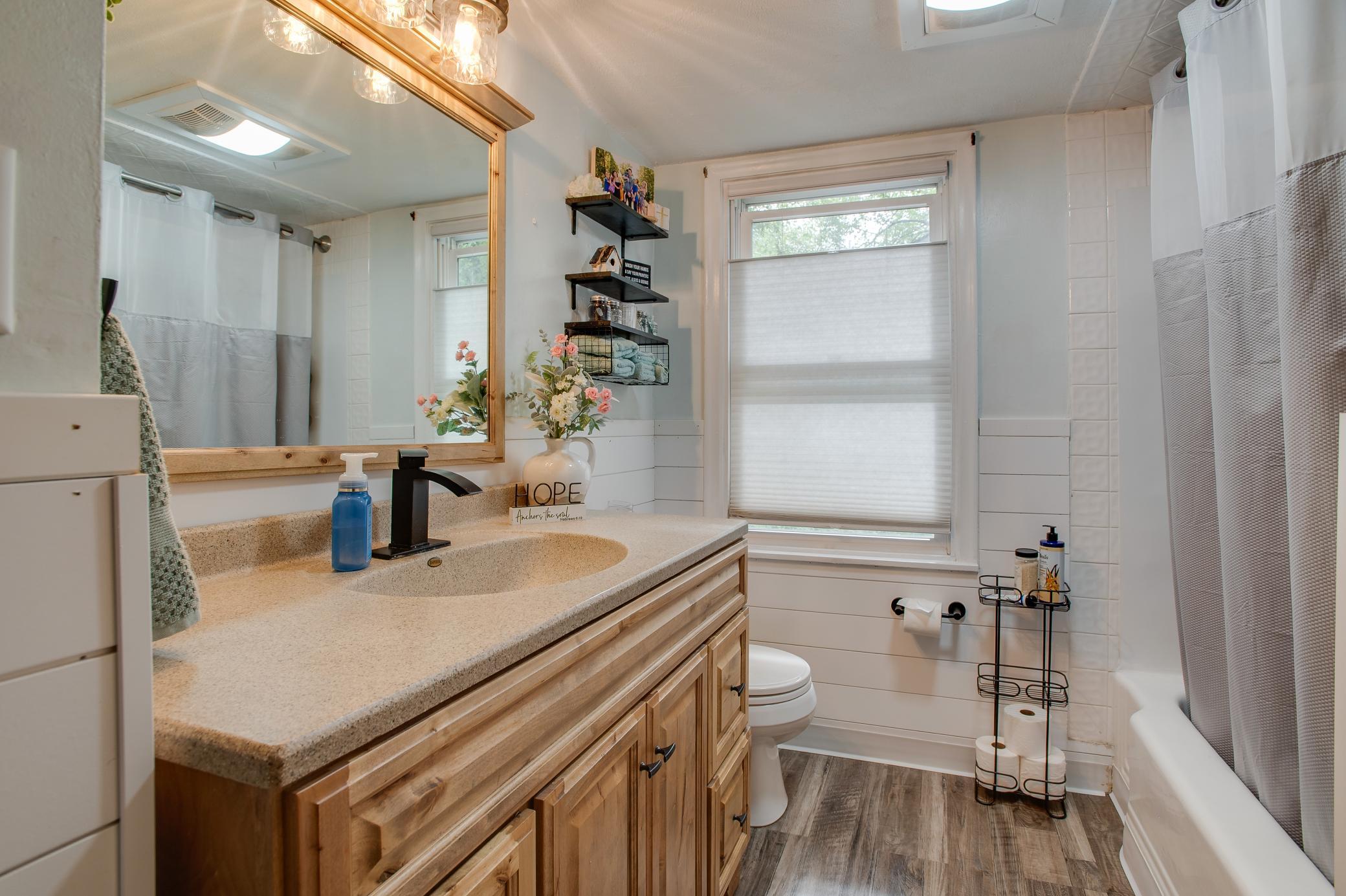 1950 single family home for sale at 1100 13th Street S in Moorhead, MN — 3 bed, 2 bath (photo 30 of 57)