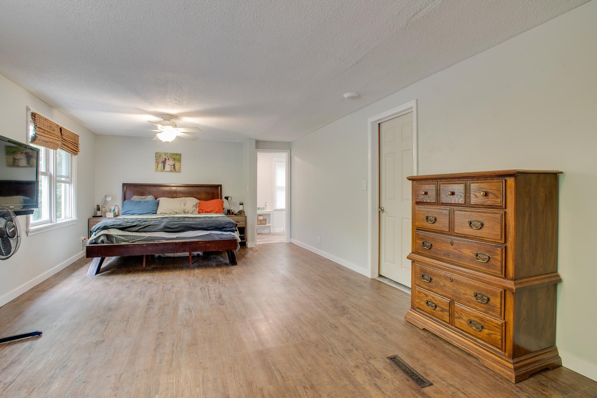 1950 single family home for sale at 1100 13th Street S in Moorhead, MN — 3 bed, 2 bath (photo 35 of 57)