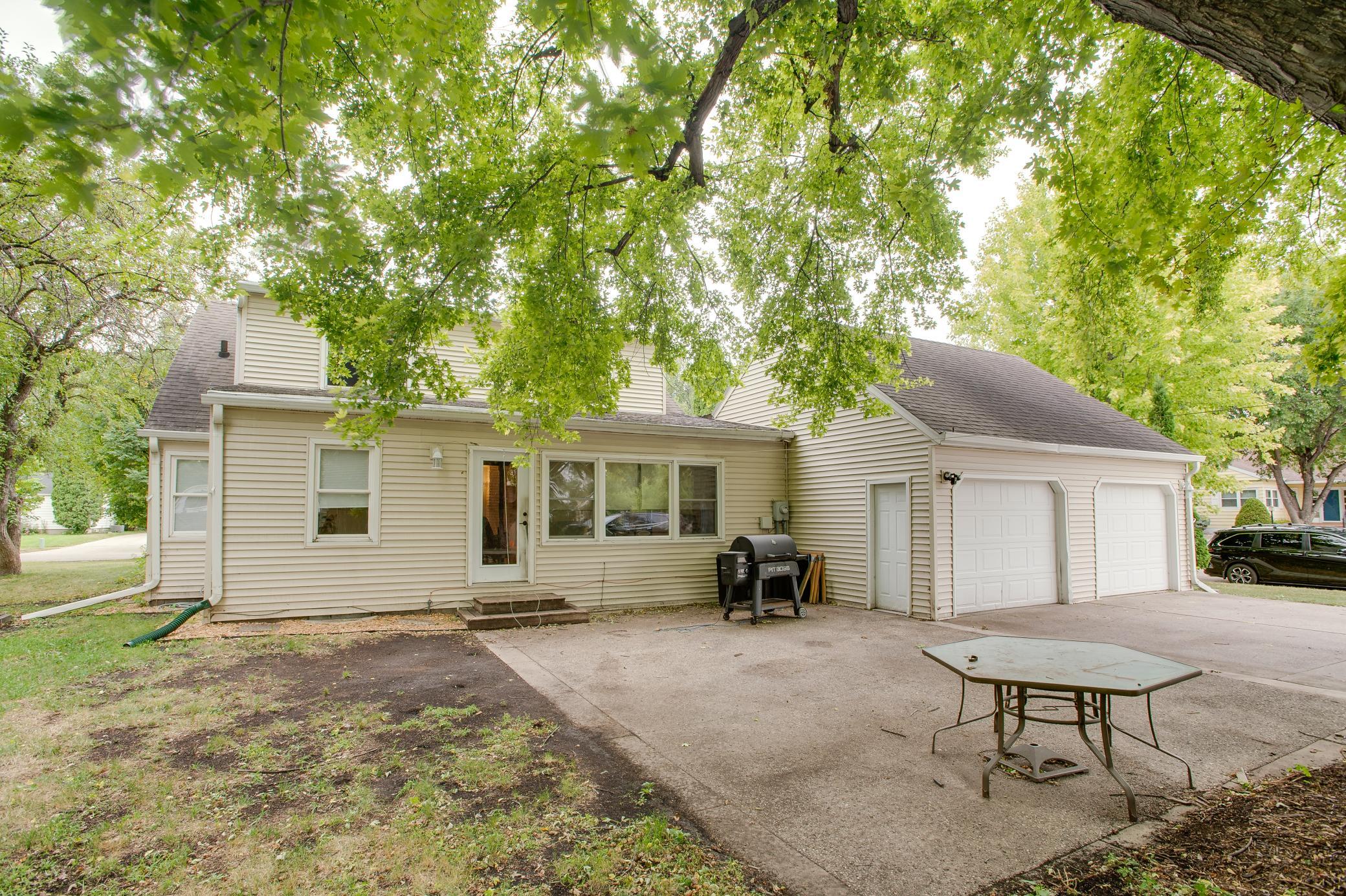 1950 single family home for sale at 1100 13th Street S in Moorhead, MN — 3 bed, 2 bath (photo 49 of 57)