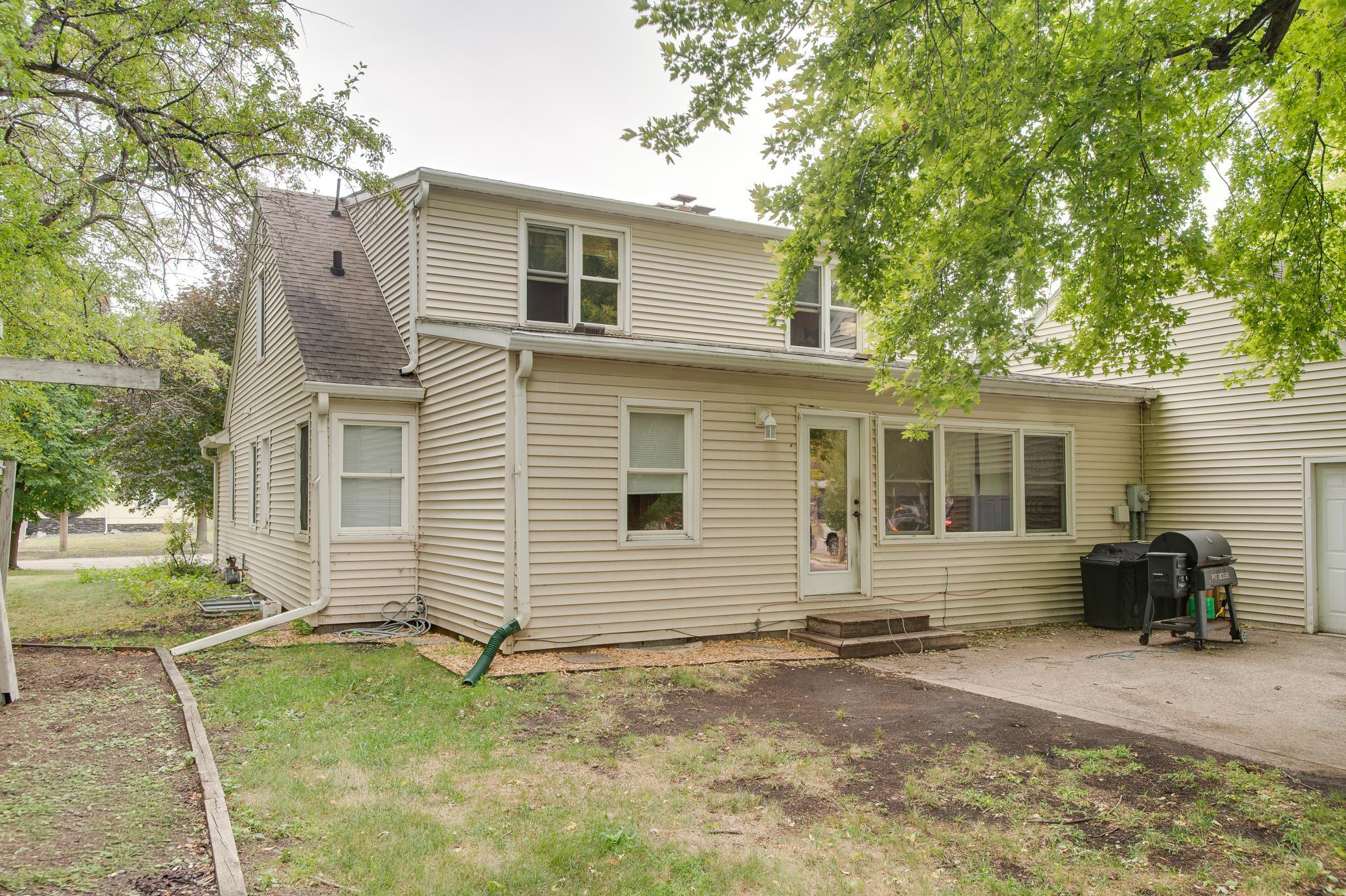 1950 single family home for sale at 1100 13th Street S in Moorhead, MN — 3 bed, 2 bath (photo 50 of 57)