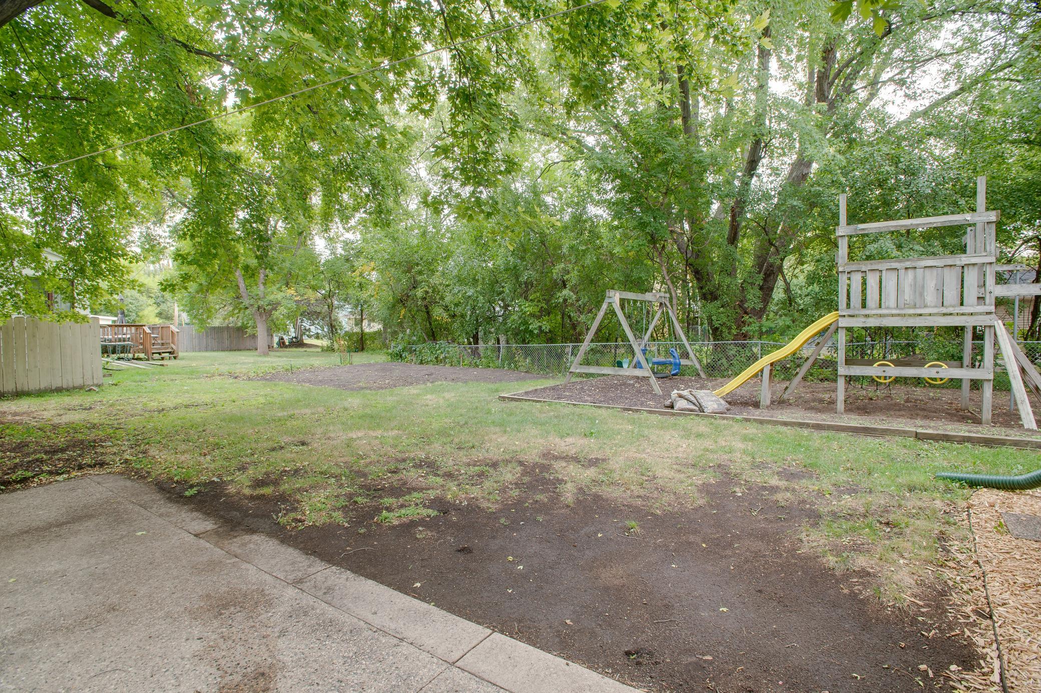 1950 single family home for sale at 1100 13th Street S in Moorhead, MN — 3 bed, 2 bath (photo 55 of 57)