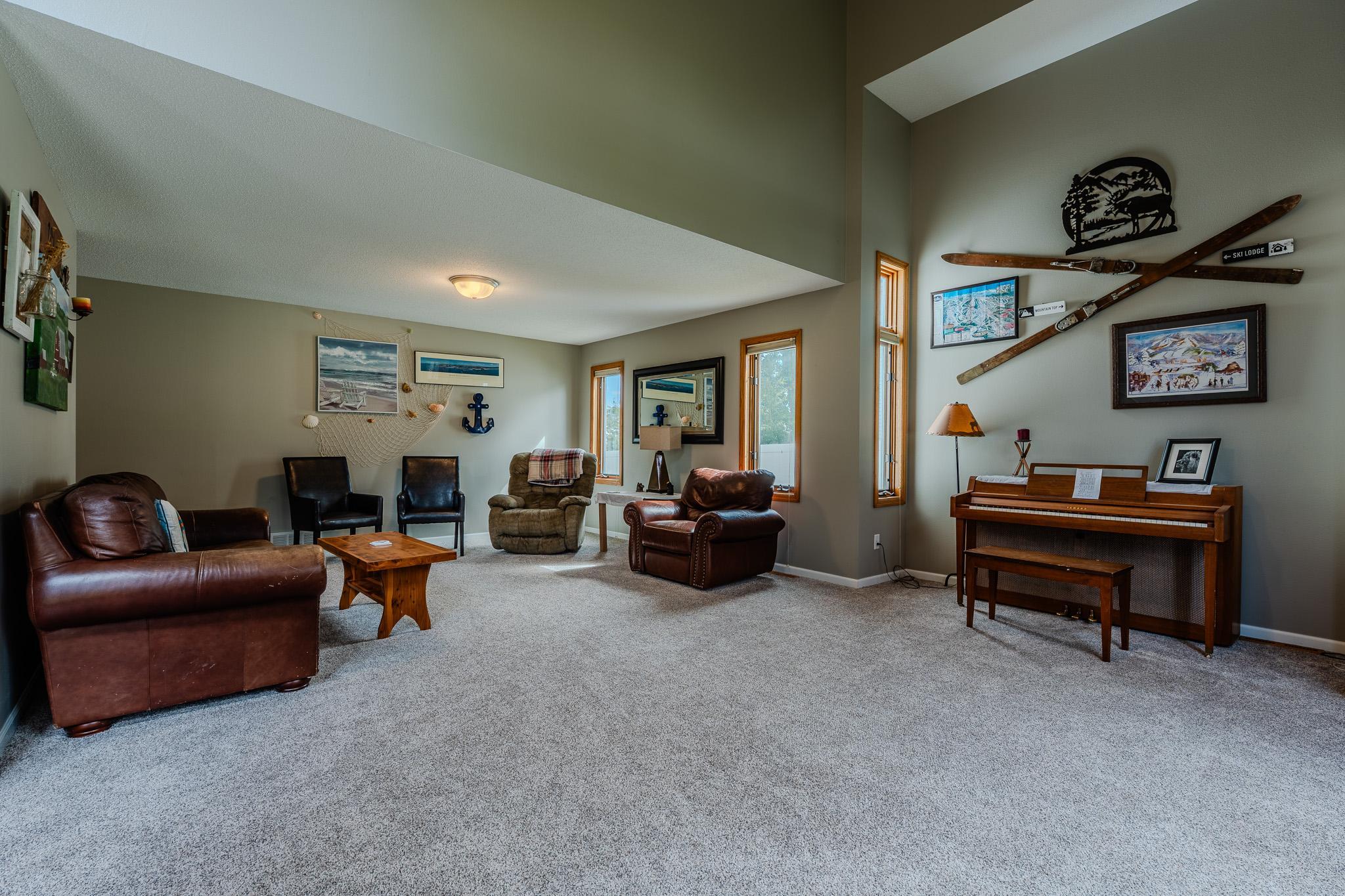 1990 single family home for sale at 1814 32nd Street S in Moorhead, MN — 6 bed, 4 bath (photo 19 of 71)