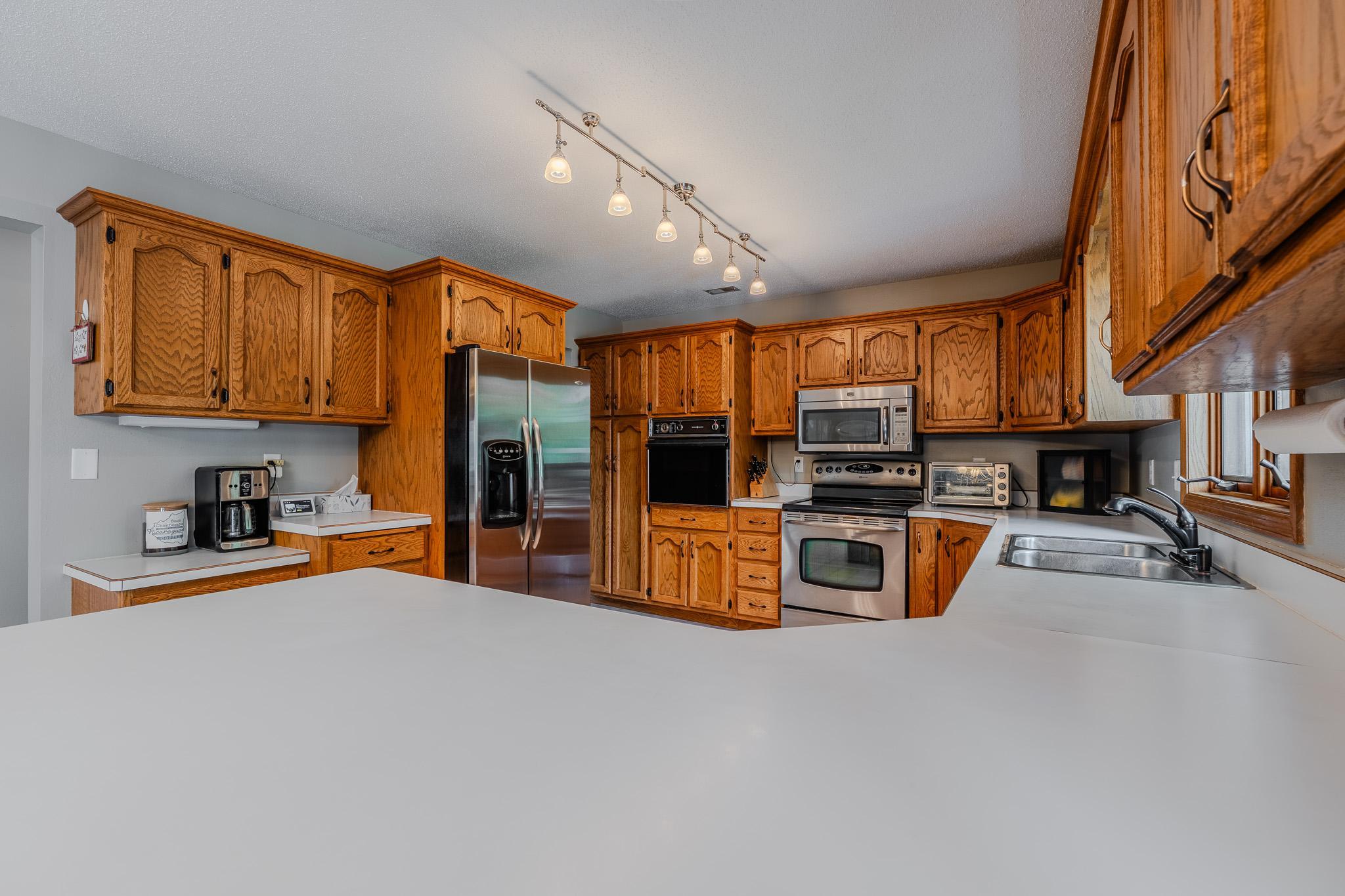1990 single family home for sale at 1814 32nd Street S in Moorhead, MN — 6 bed, 4 bath (photo 25 of 71)