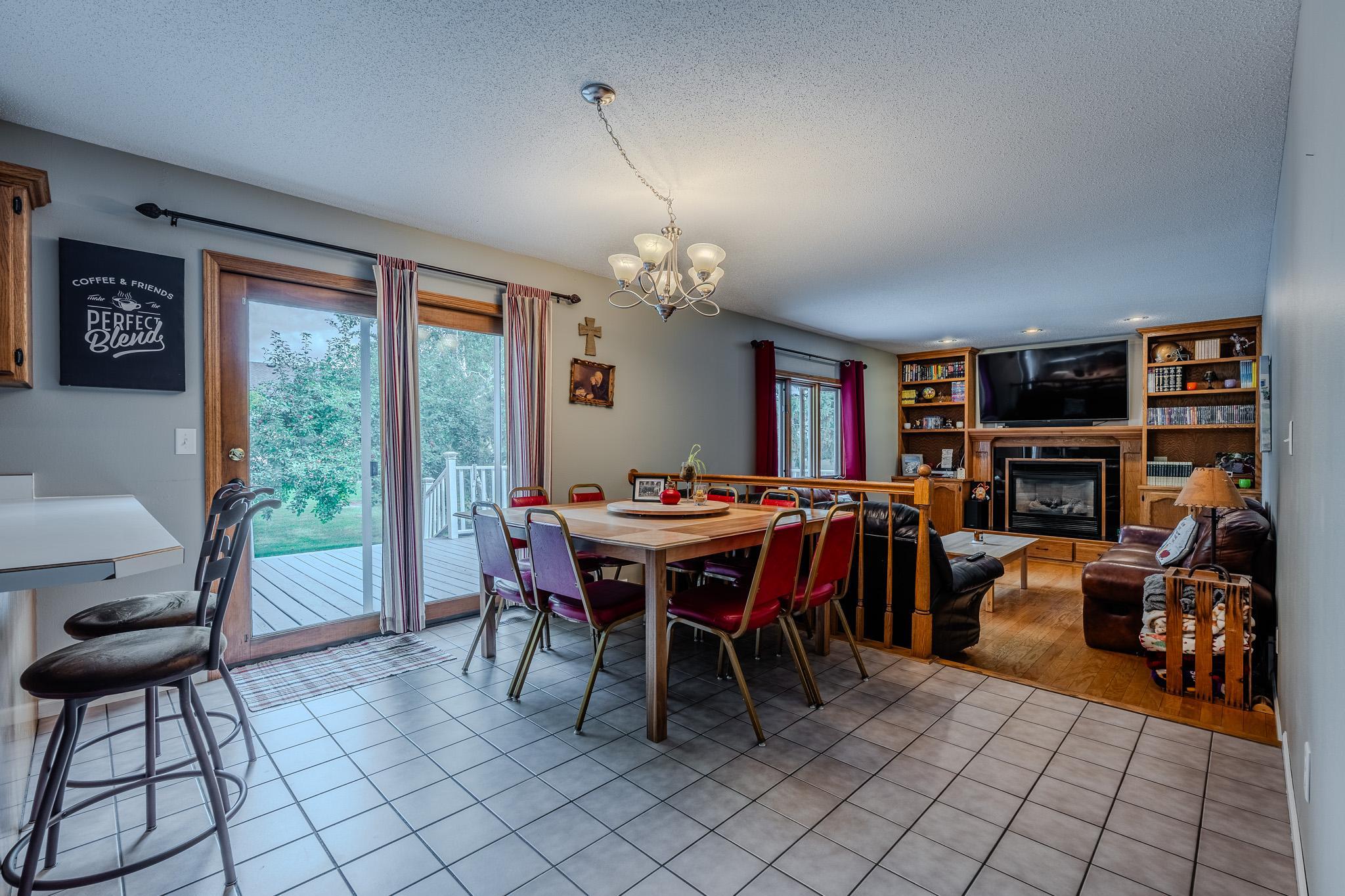 1990 single family home for sale at 1814 32nd Street S in Moorhead, MN — 6 bed, 4 bath (photo 30 of 71)