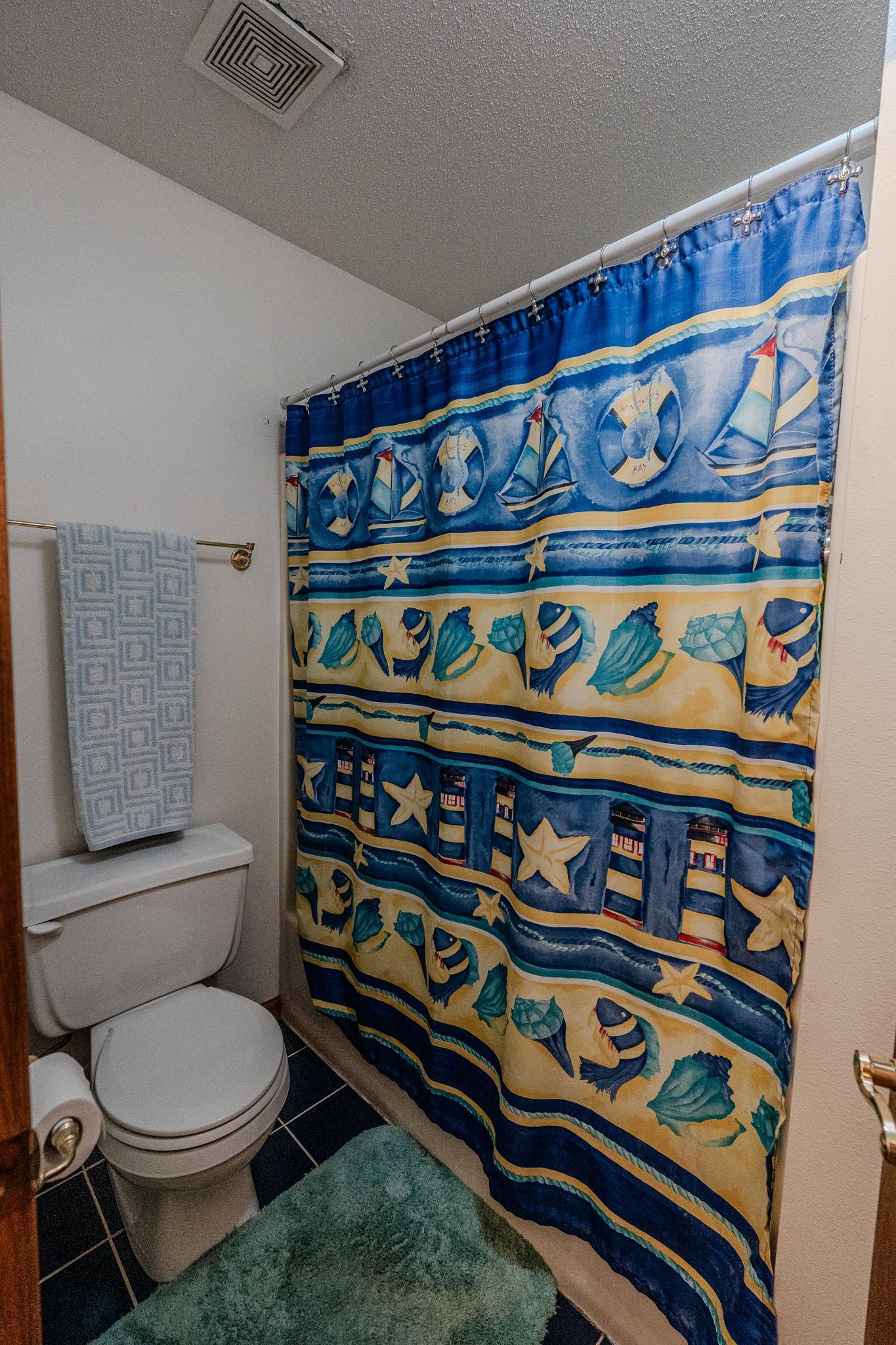 1990 single family home for sale at 1814 32nd Street S in Moorhead, MN — 6 bed, 4 bath (photo 34 of 71)