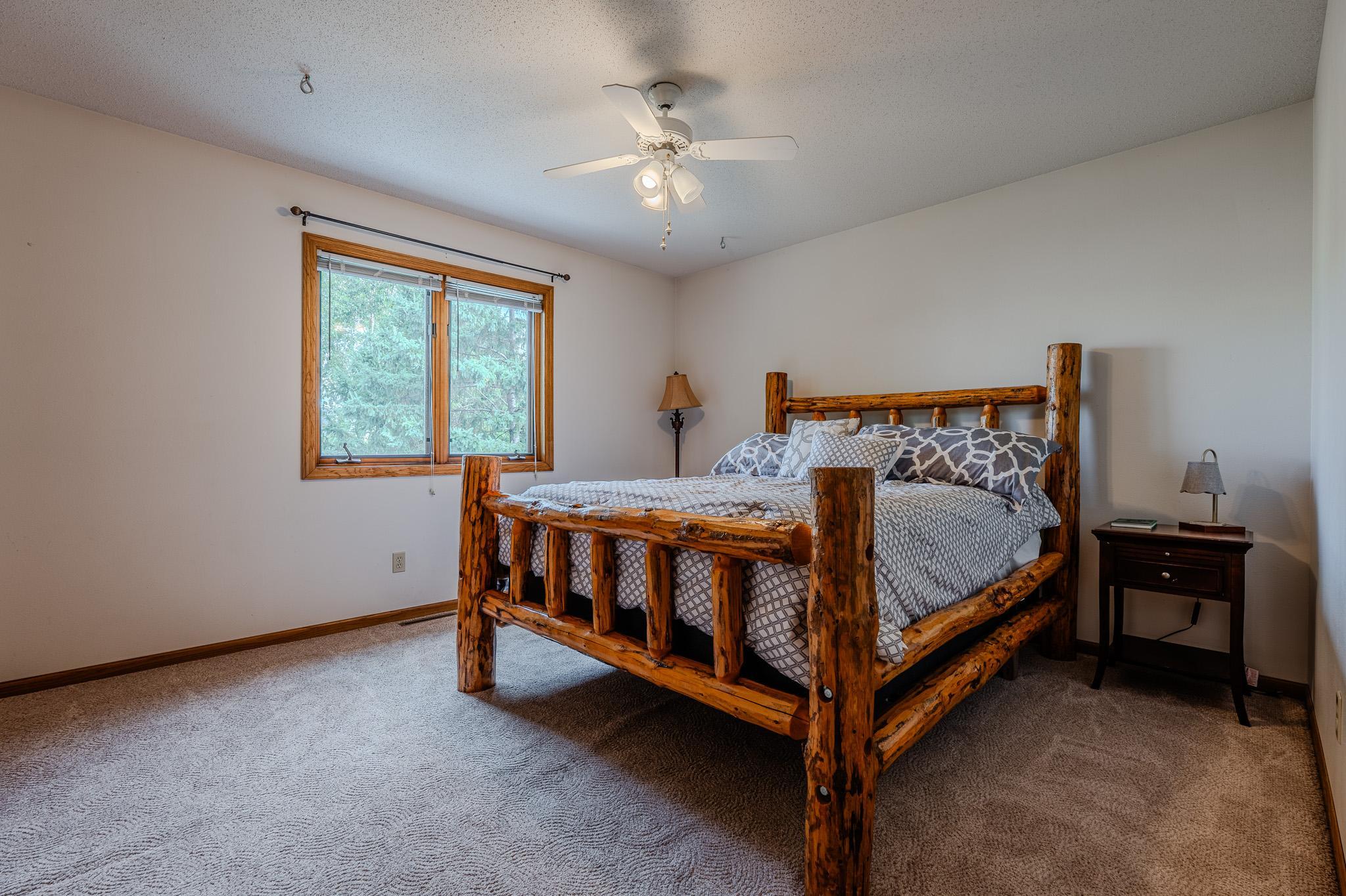 1990 single family home for sale at 1814 32nd Street S in Moorhead, MN — 6 bed, 4 bath (photo 43 of 71)