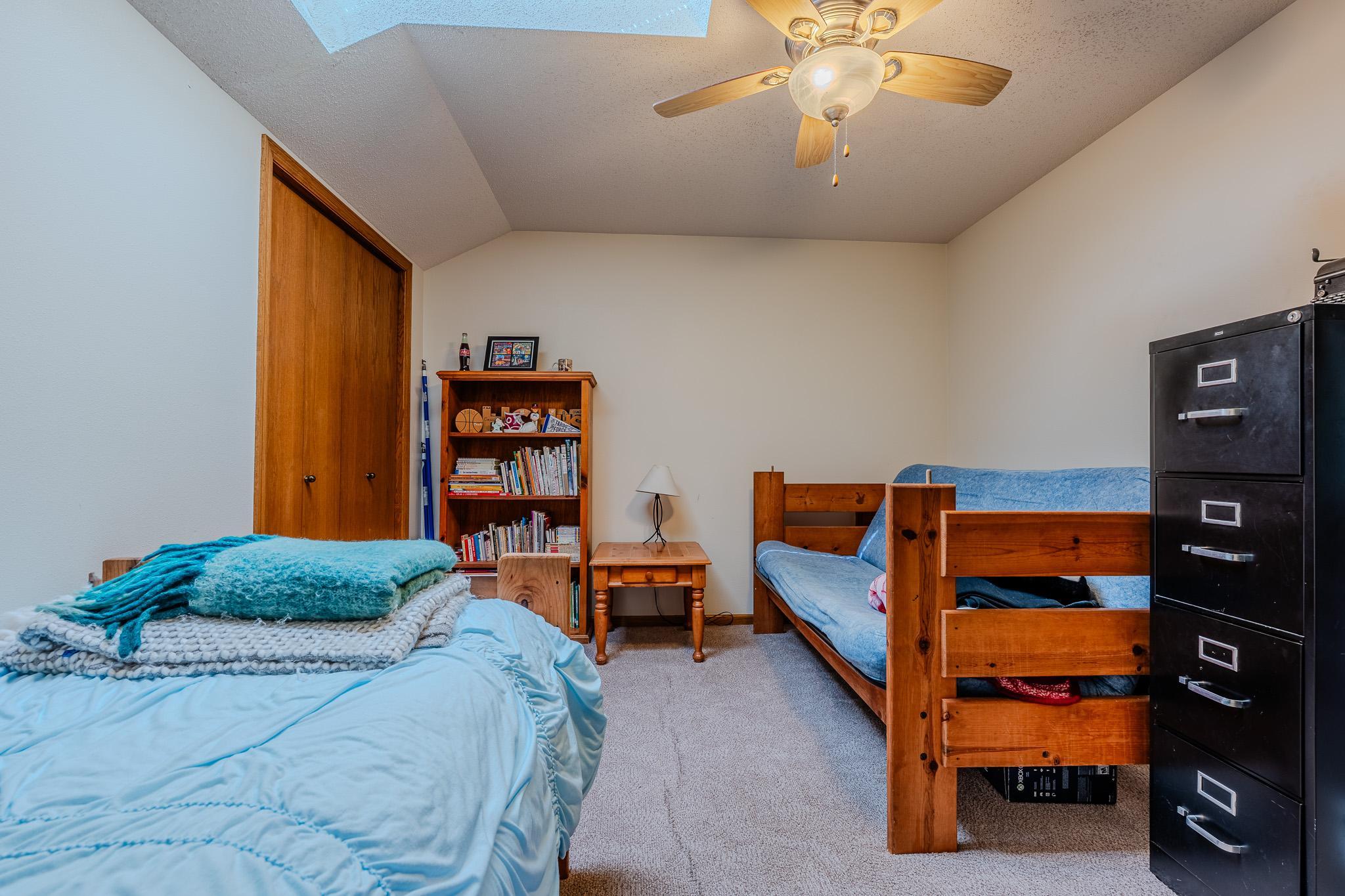 1990 single family home for sale at 1814 32nd Street S in Moorhead, MN — 6 bed, 4 bath (photo 45 of 71)
