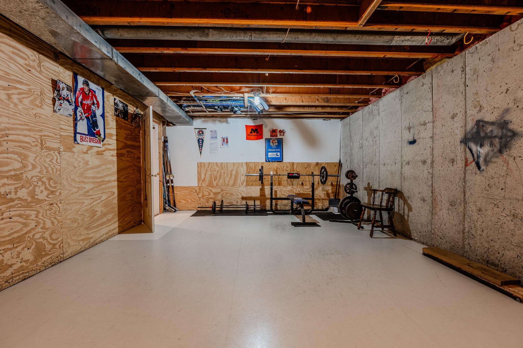 1990 single family home for sale at 1814 32nd Street S in Moorhead, MN — 6 bed, 4 bath (photo 48 of 71)