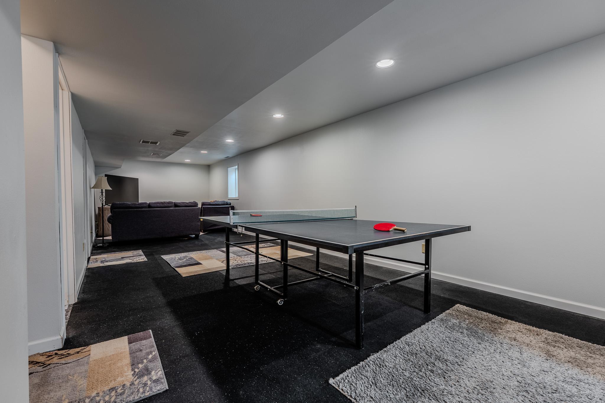 1990 single family home for sale at 1814 32nd Street S in Moorhead, MN — 6 bed, 4 bath (photo 49 of 71)