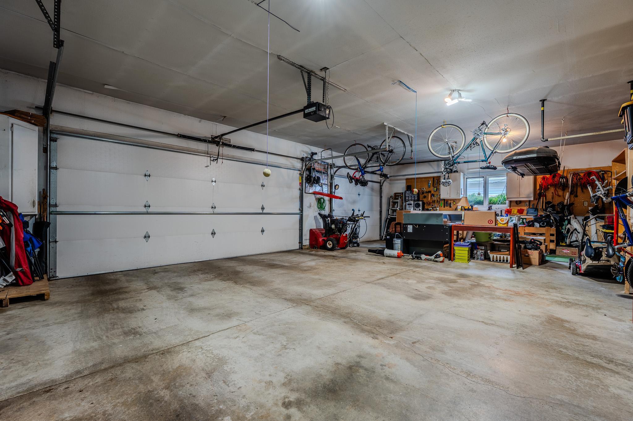 1990 single family home for sale at 1814 32nd Street S in Moorhead, MN — 6 bed, 4 bath (photo 57 of 71)