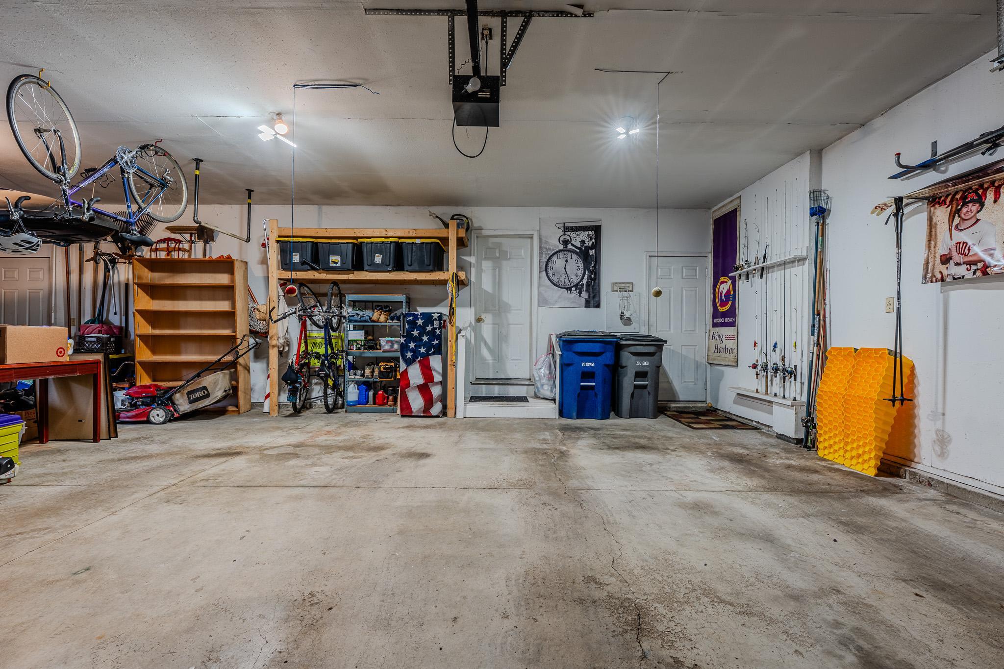 1990 single family home for sale at 1814 32nd Street S in Moorhead, MN — 6 bed, 4 bath (photo 58 of 71)