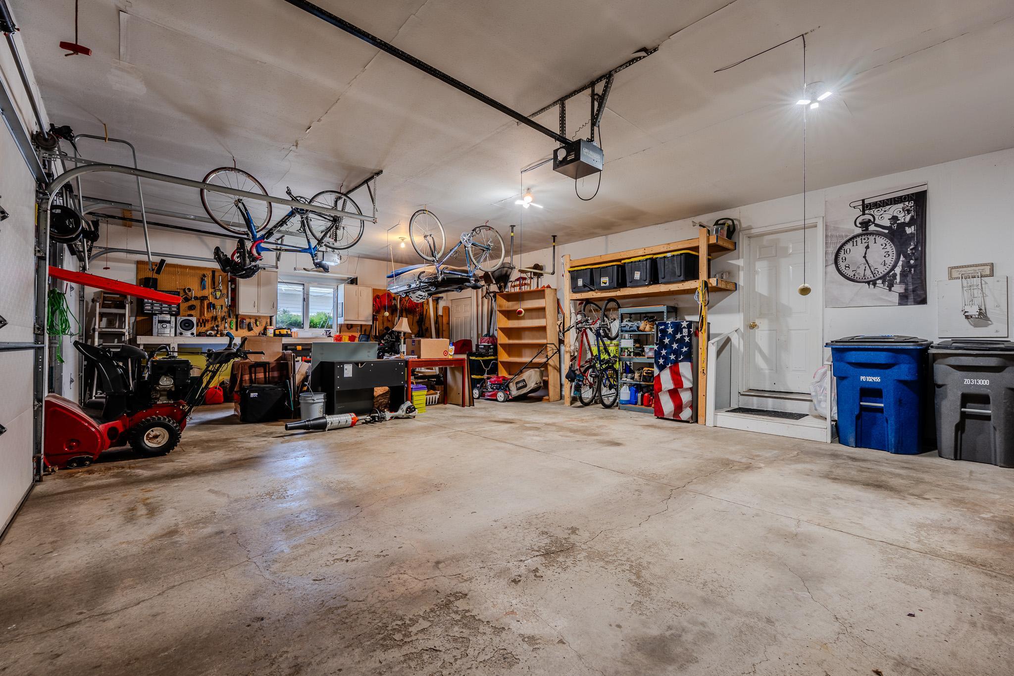 1990 single family home for sale at 1814 32nd Street S in Moorhead, MN — 6 bed, 4 bath (photo 59 of 71)