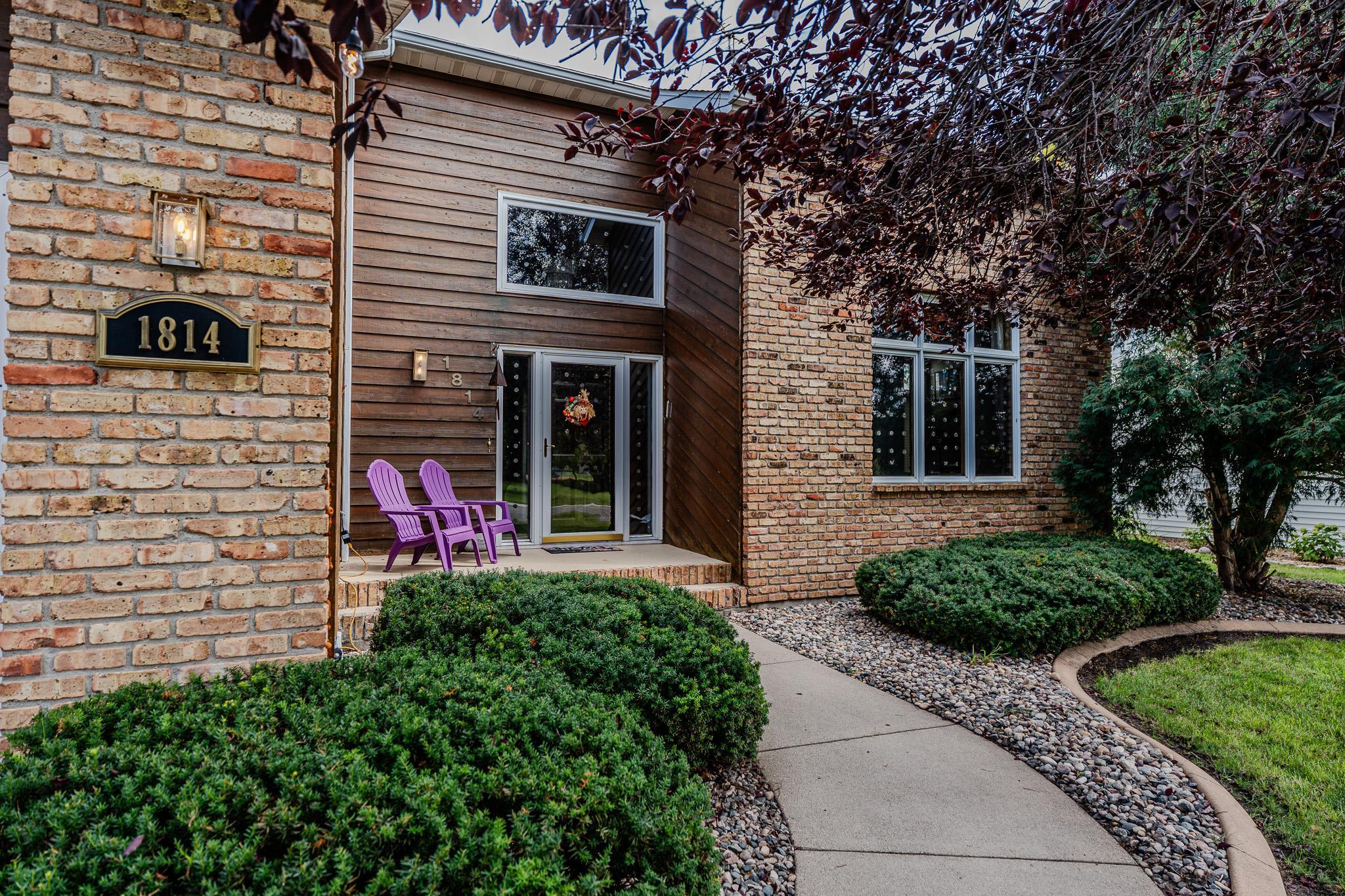1990 single family home for sale at 1814 32nd Street S in Moorhead, MN — 6 bed, 4 bath (photo 8 of 71)