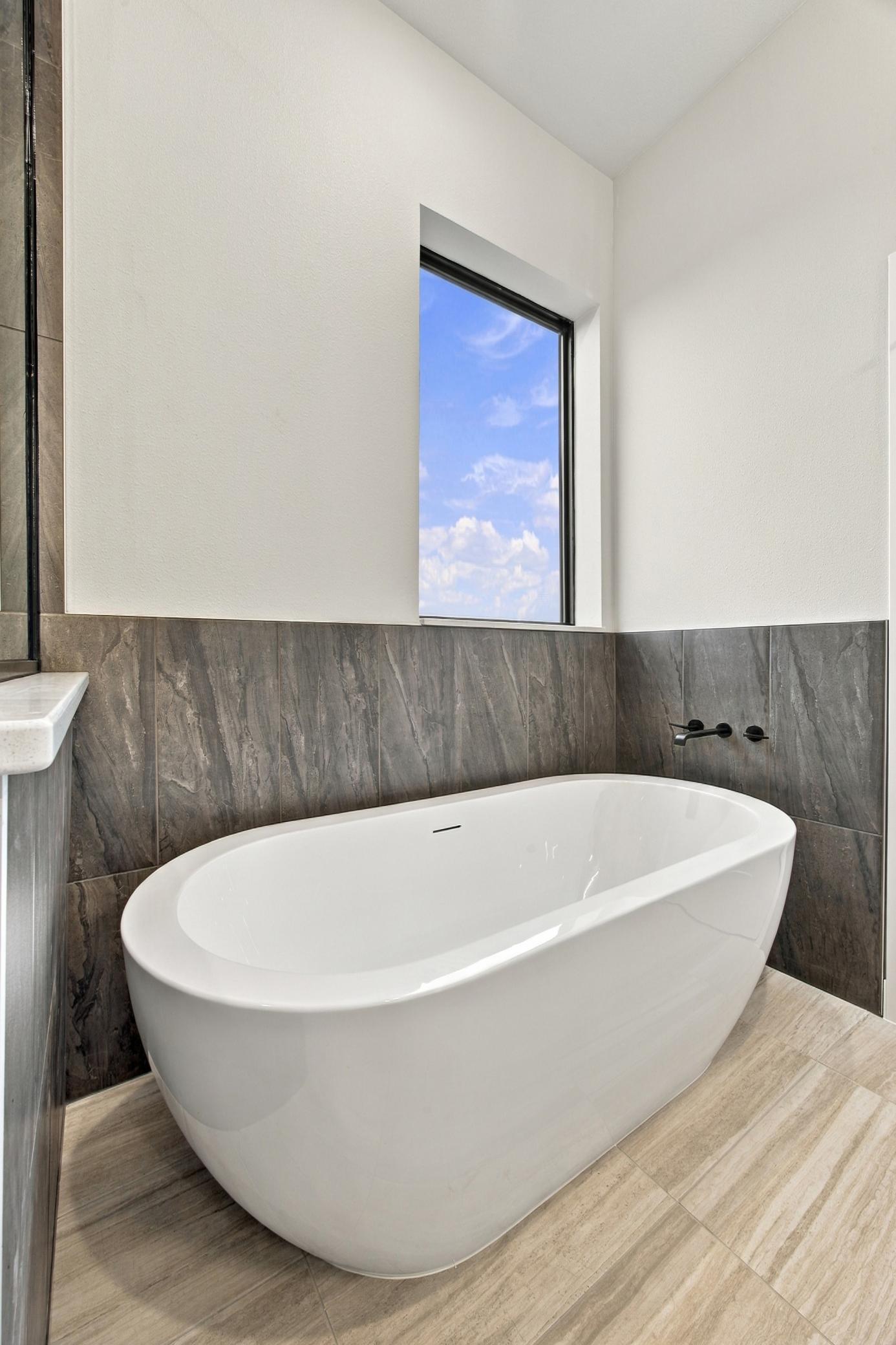 2024 condo for sale at 4470 24th Avenue S, Unit 604 in Fargo, ND — 1 bed, 2 bath (photo 16 of 16)