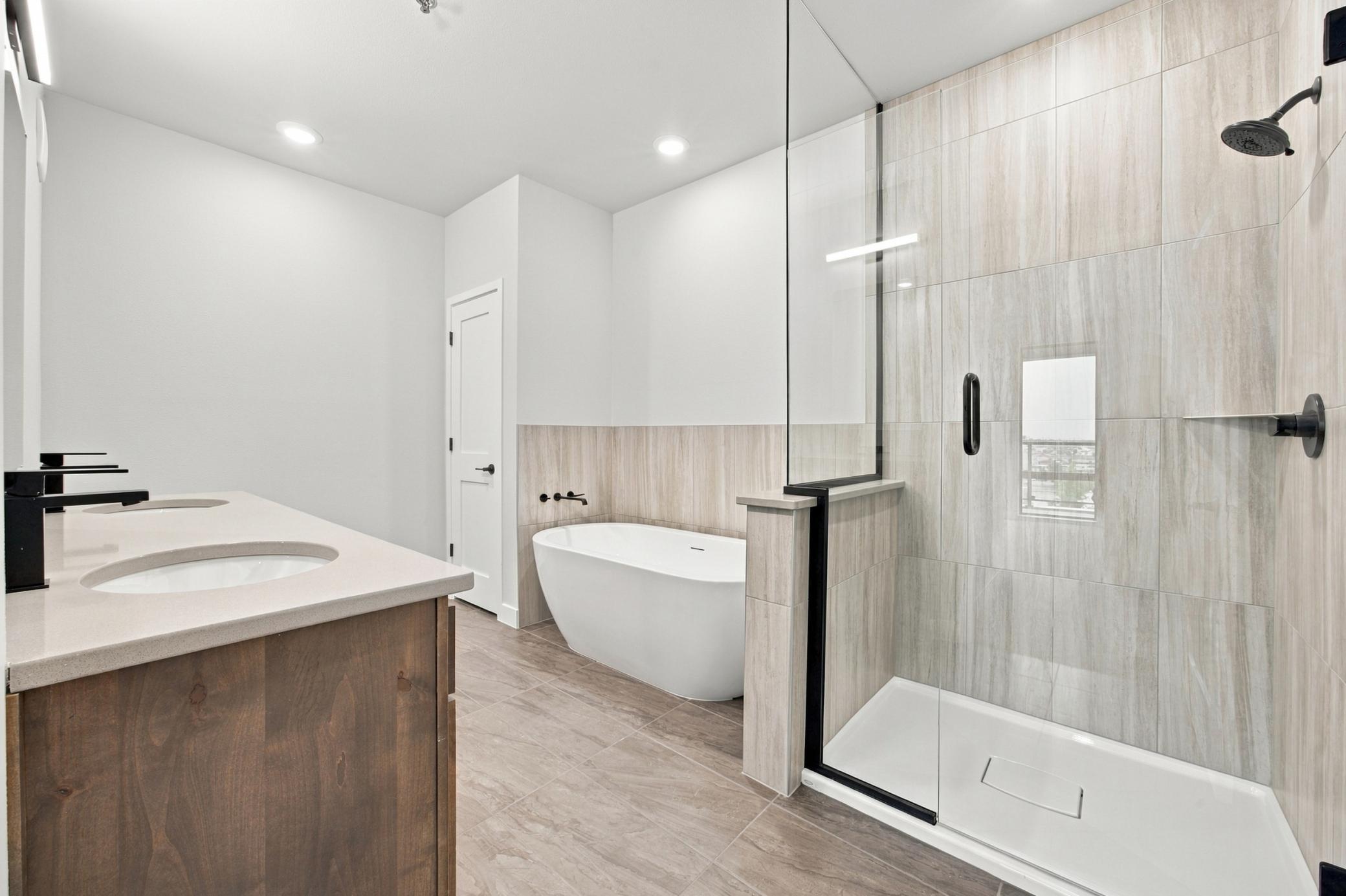 2024 condo for sale at 4470 24th Avenue S, Unit 606 in Fargo, ND — 2 bed, 2 bath (photo 14 of 21)