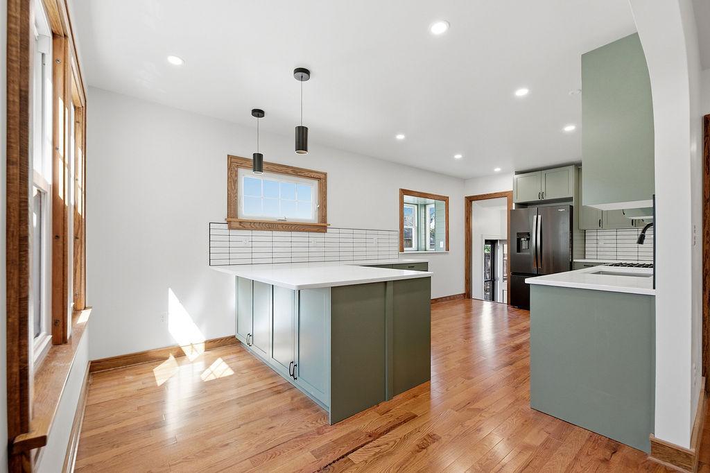 1931 single family home for sale at 1510 8th Street S in Fargo, ND — 4 bed, 3 bath (photo 19 of 53)
