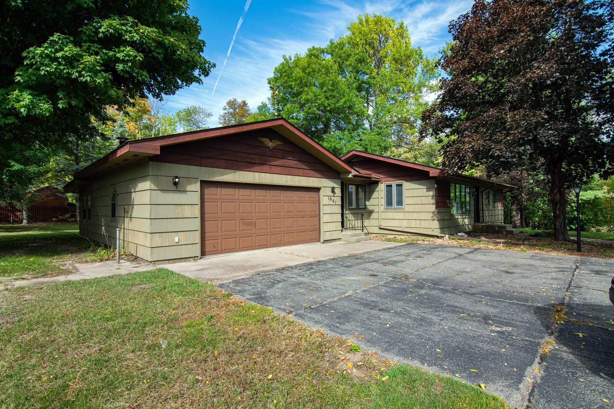 1956 single family home for sale at 1901 S Pokegama Avenue in Grand Rapids, MN — 3 bed, 2 bath (photo 47 of 53)