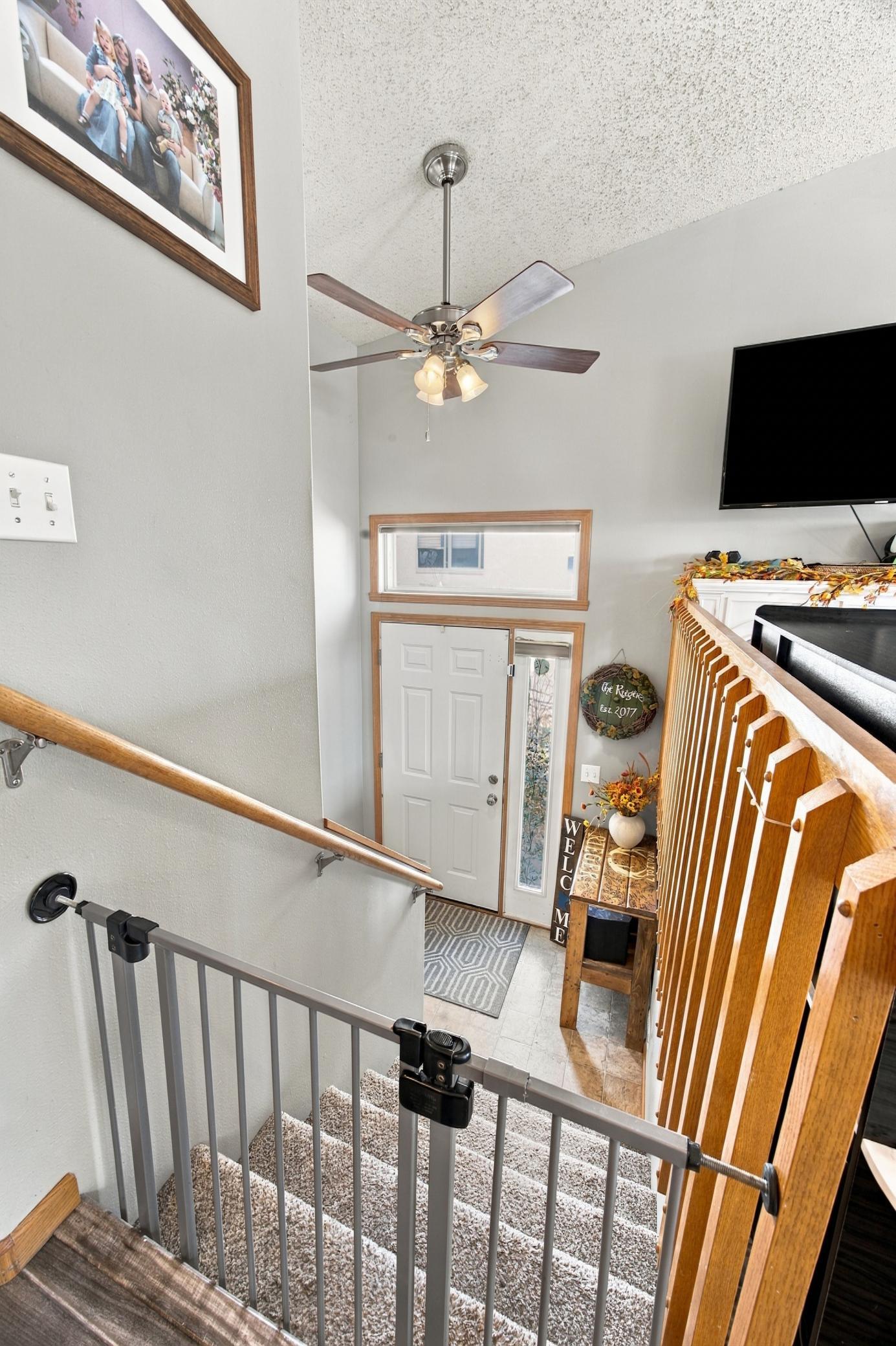 2005 twin home for sale at 3600 11th Street S in Moorhead, MN — 3 bed, 2 bath (photo 3 of 30)