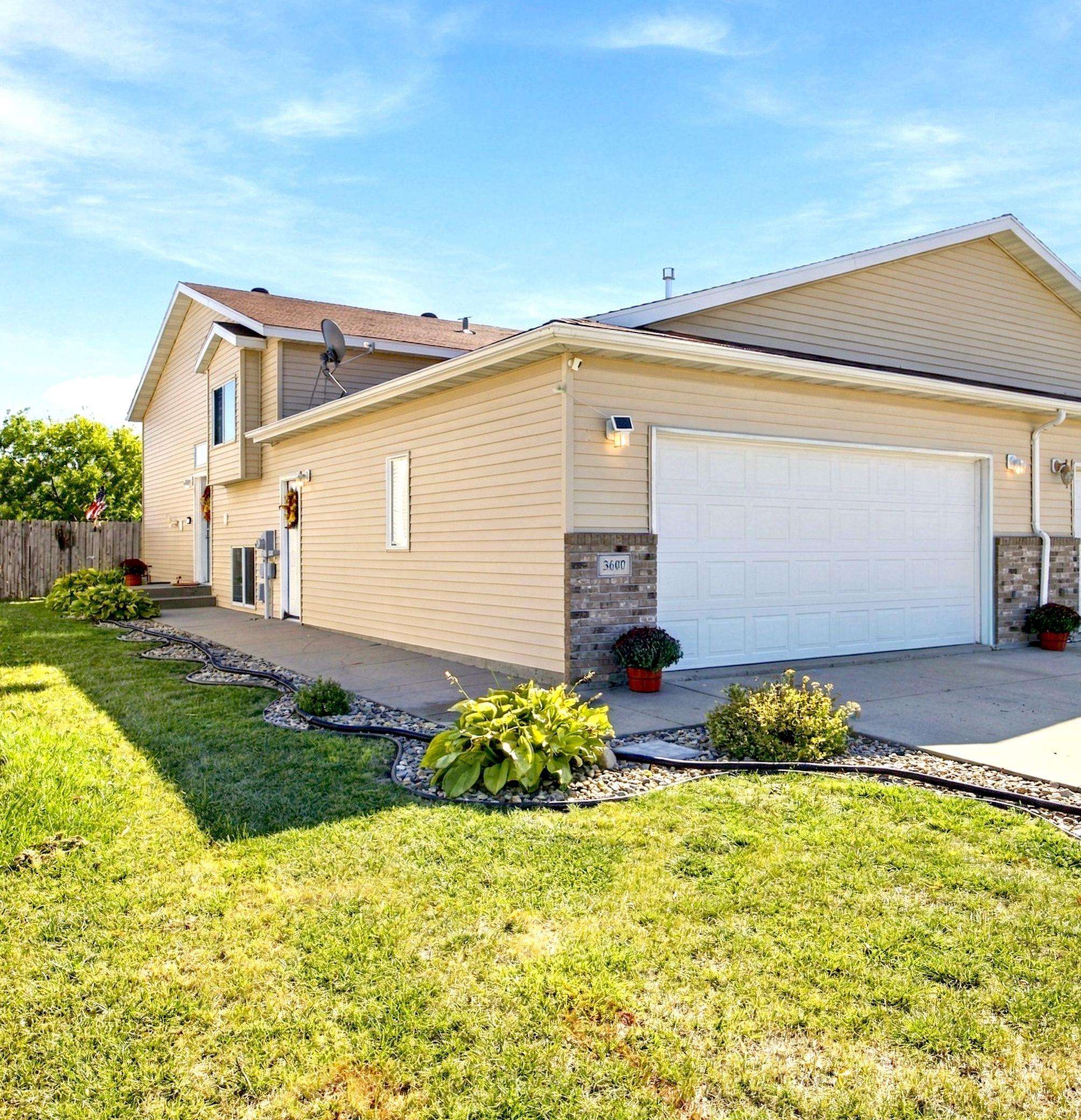 2005 twin home for sale at 3600 11th Street S in Moorhead, MN — 3 bed, 2 bath