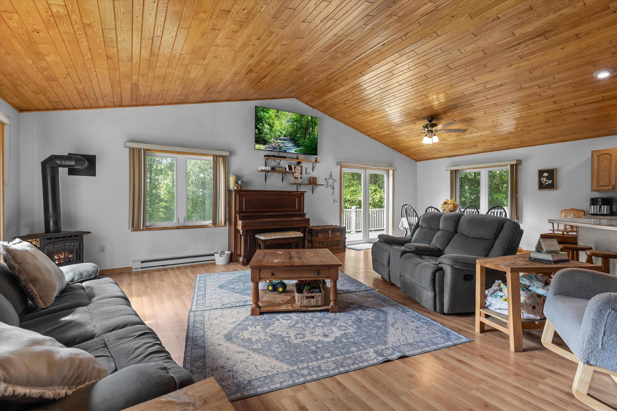 2000 single family home for sale at 15275 Demery Road in Brainerd, MN — 4 bed, 4 bath (photo 2 of 41)
