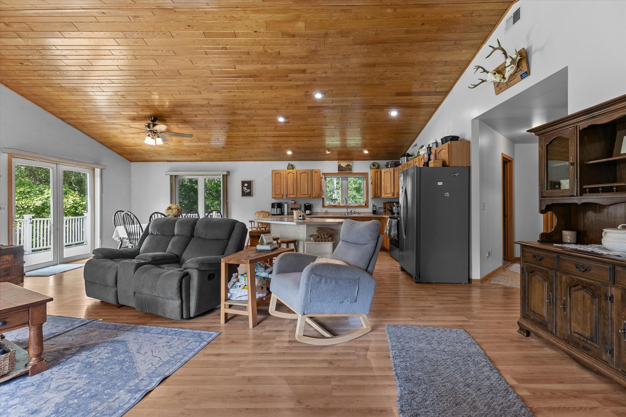 2000 single family home for sale at 15275 Demery Road in Brainerd, MN — 4 bed, 4 bath (photo 5 of 41)