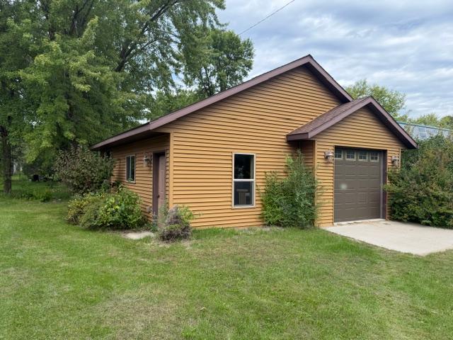 1987 single family home for sale at 399 Lund Street in New York Mills, MN — 4 bed, 3 bath (photo 39 of 41)