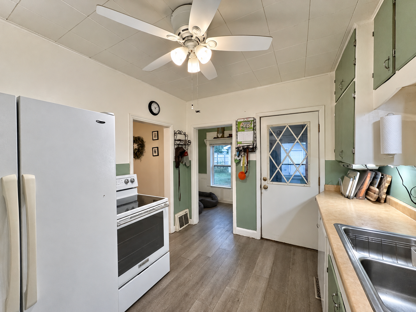 1955 single family home for sale at 1115 Minnesota Avenue NW in Bemidji, MN — 4 bed, 1 bath (photo 5 of 24)