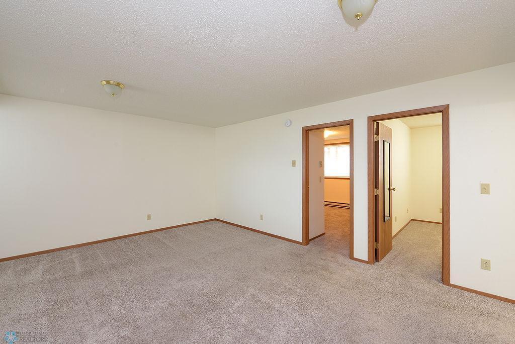 1995 twin home for sale at 3532 32nd Street S in Fargo, ND — 3 bed, 2 bath (photo 19 of 25)