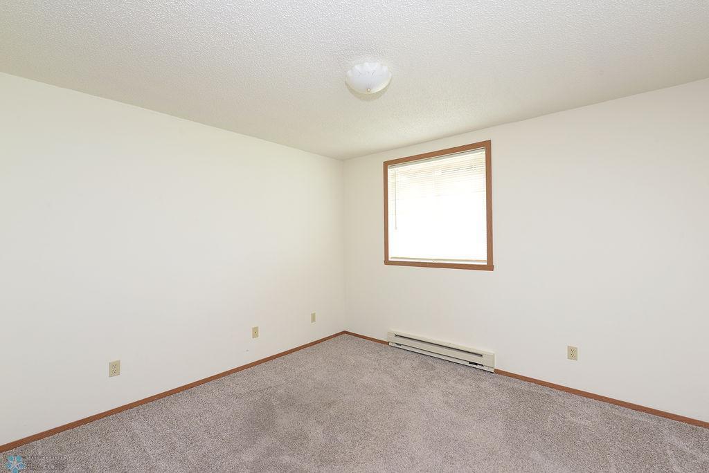 1995 twin home for sale at 3532 32nd Street S in Fargo, ND — 3 bed, 2 bath (photo 20 of 25)