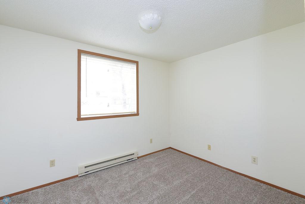 1995 twin home for sale at 3532 32nd Street S in Fargo, ND — 3 bed, 2 bath (photo 23 of 25)