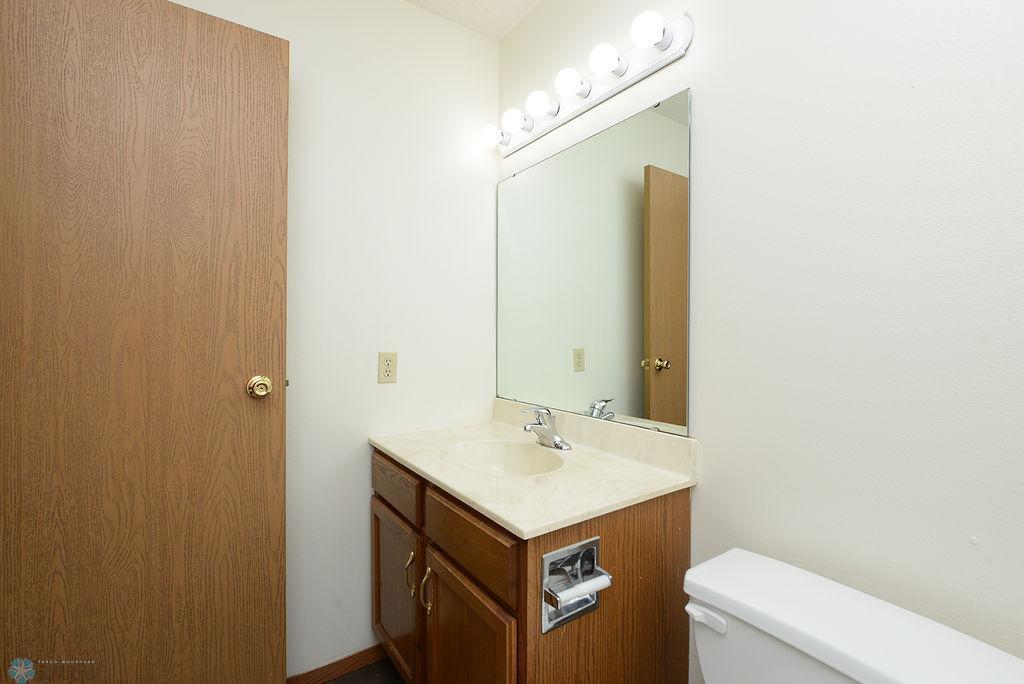 1995 twin home for sale at 3532 32nd Street S in Fargo, ND — 3 bed, 2 bath (photo 24 of 25)