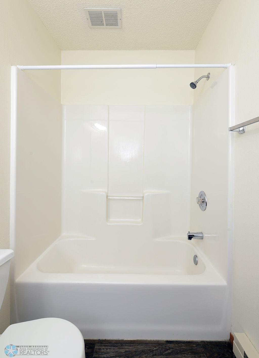 1995 twin home for sale at 3532 32nd Street S in Fargo, ND — 3 bed, 2 bath (photo 25 of 25)