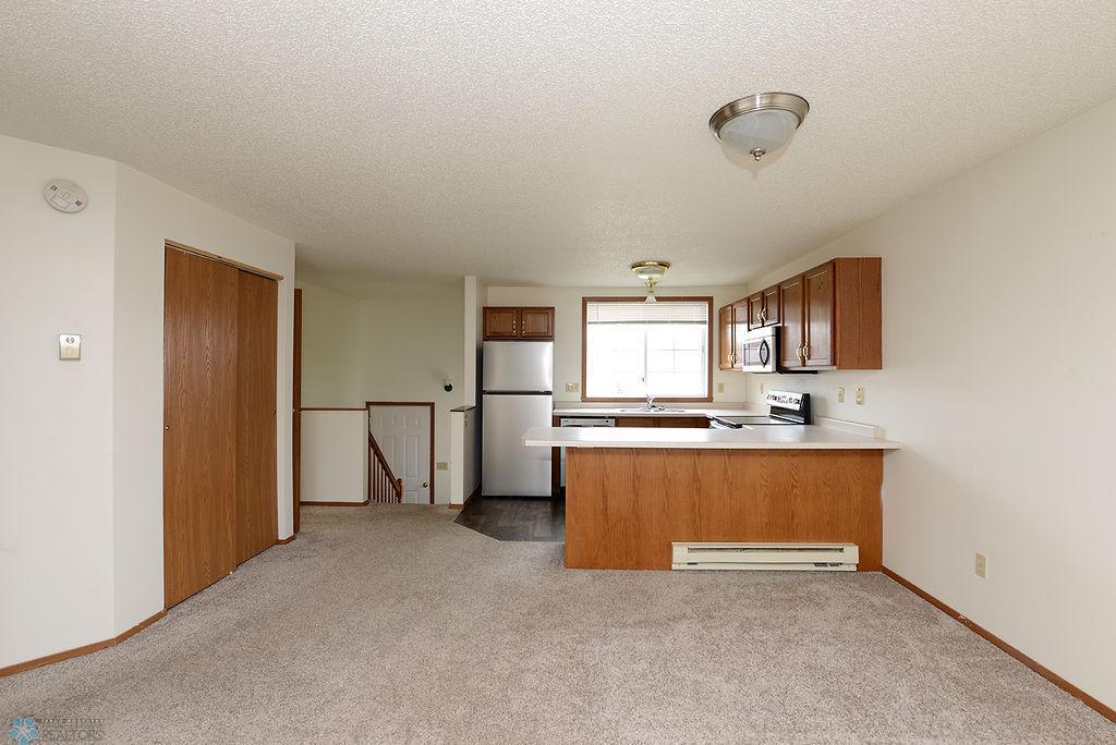 1995 twin home for sale at 3532 32nd Street S in Fargo, ND — 3 bed, 2 bath (photo 7 of 25)