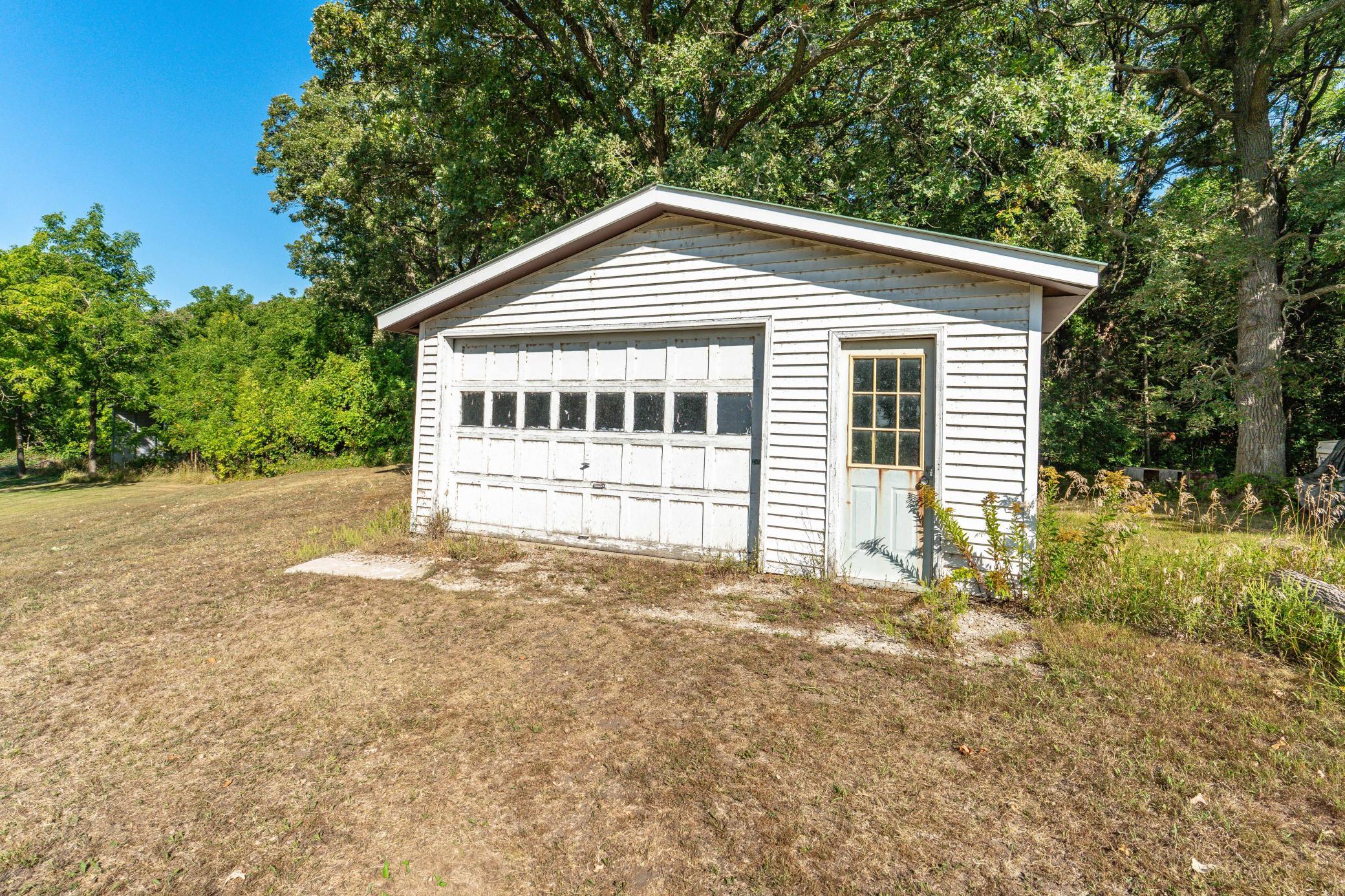 1972 single family home for sale at 13890 County Road 1 NW in Evansville, MN — 3 bed, 2 bath (photo 15 of 61)