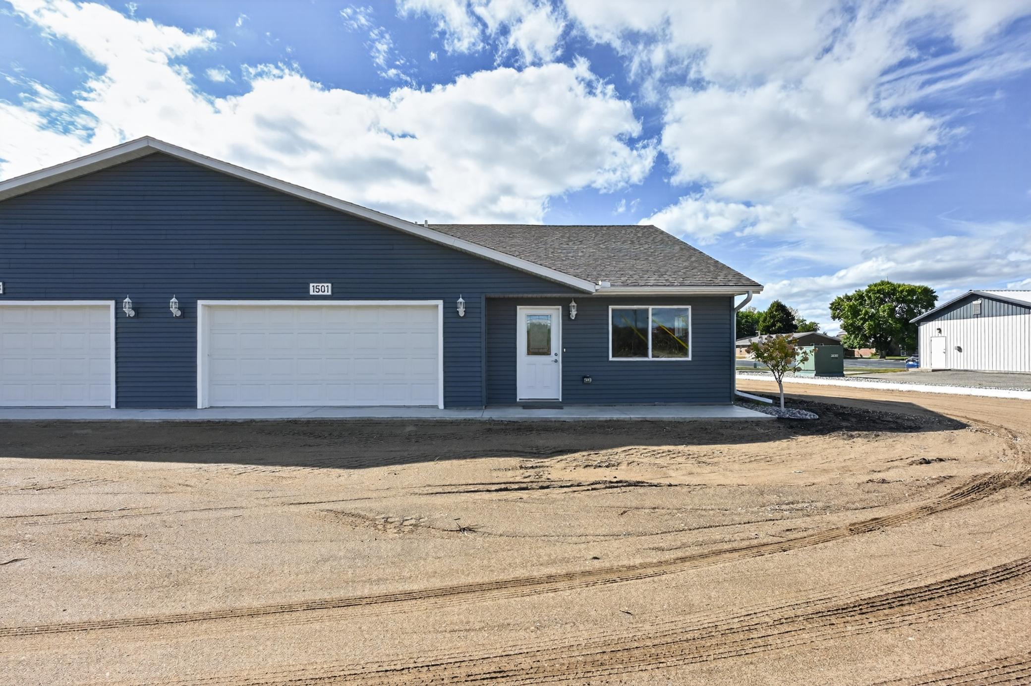 2025 townhouse for sale at 1501 Nokomis Street in Alexandria, MN — 2 bed, 2 bath (photo 2 of 29)