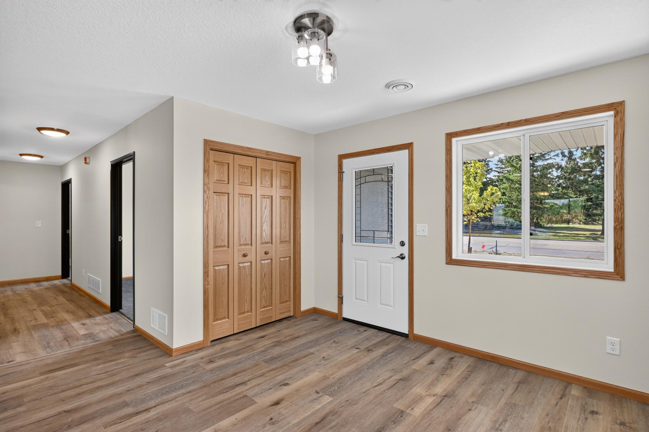 2025 townhouse for sale at 1501 Nokomis Street in Alexandria, MN — 2 bed, 2 bath (photo 12 of 29)
