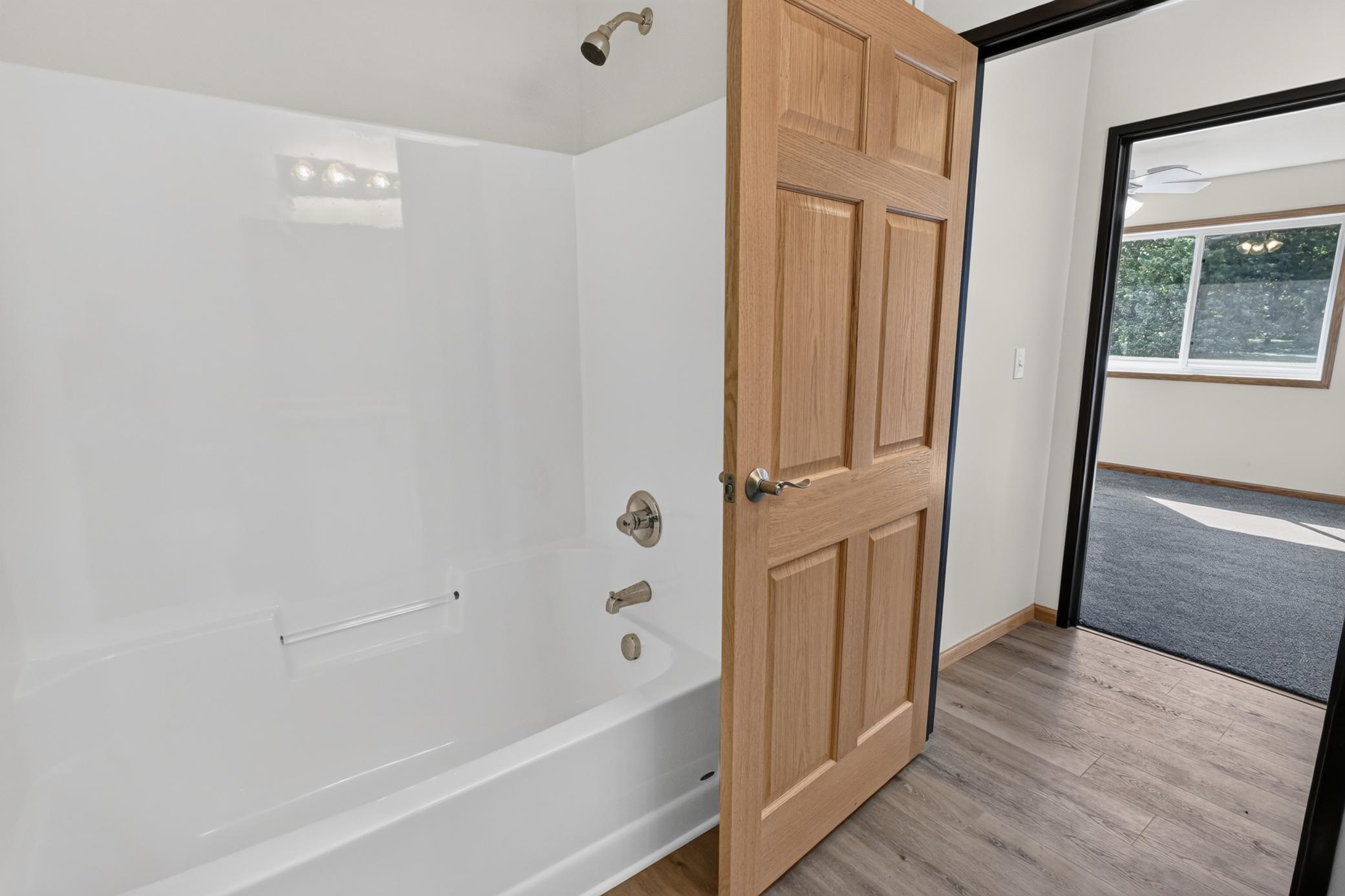 2025 townhouse for sale at 1501 Nokomis Street in Alexandria, MN — 2 bed, 2 bath (photo 21 of 29)