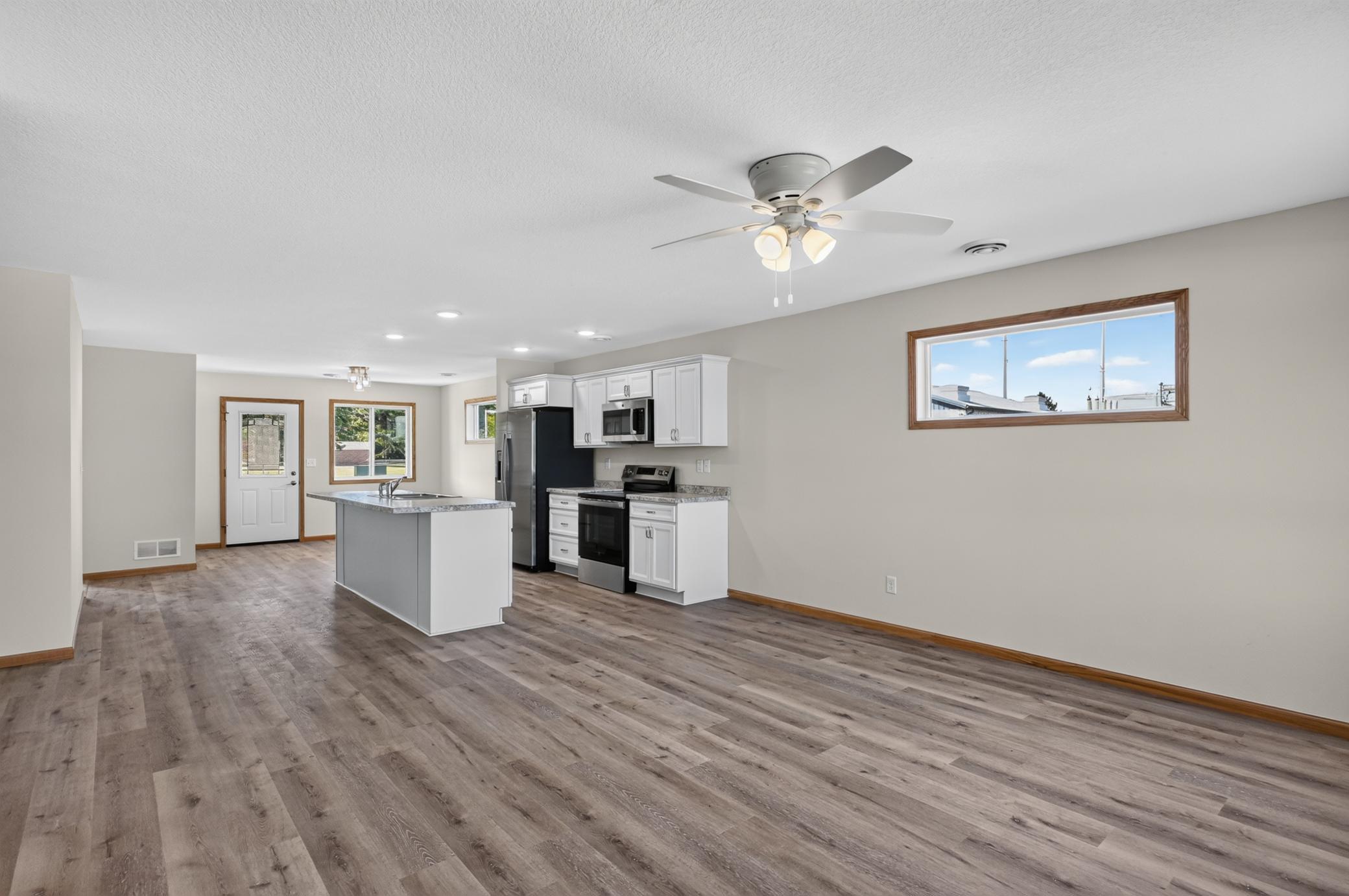 2025 townhouse for sale at 1501 Nokomis Street in Alexandria, MN — 2 bed, 2 bath (photo 6 of 29)